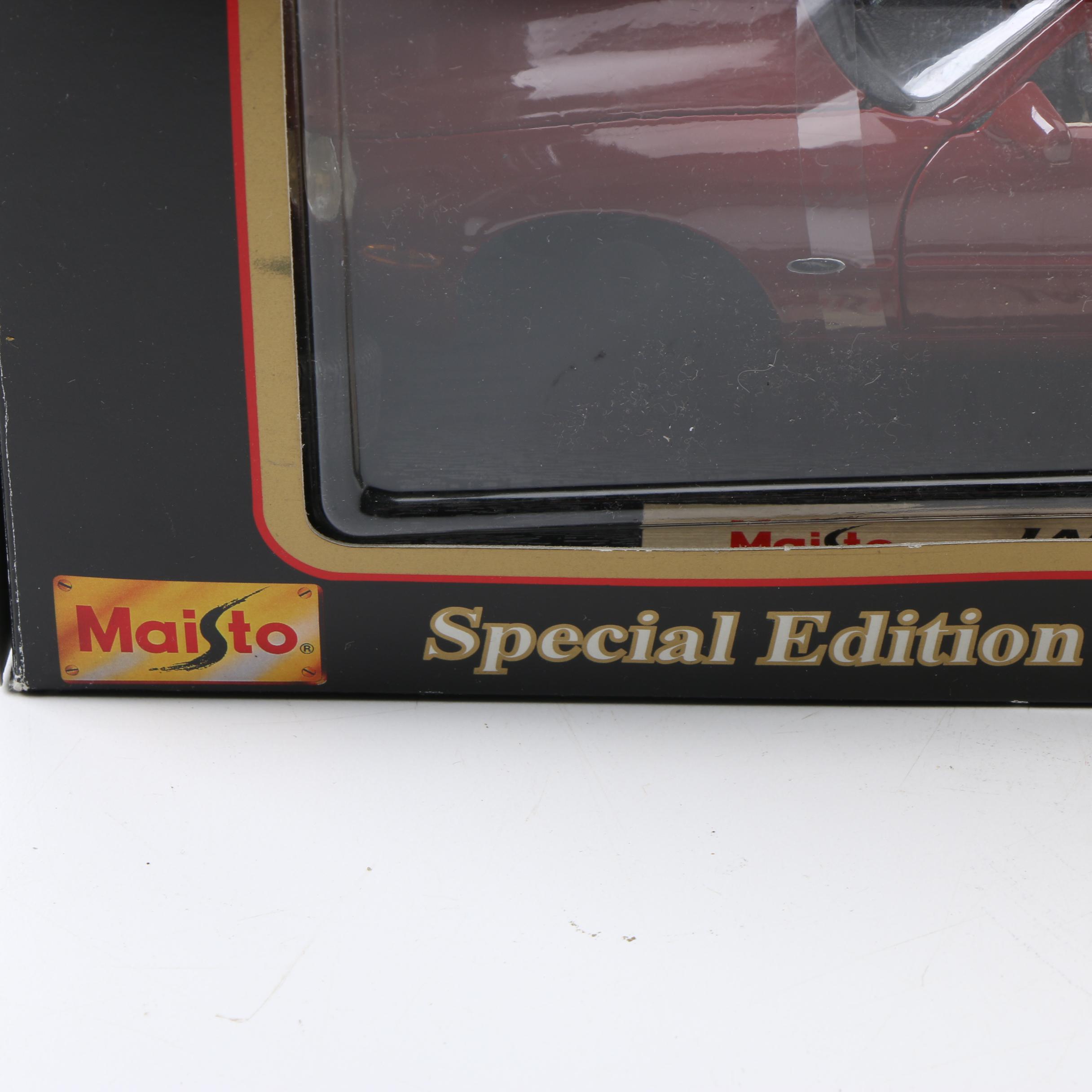 1996 Jaguar XK8 Die-Cast Convertible by Maisto