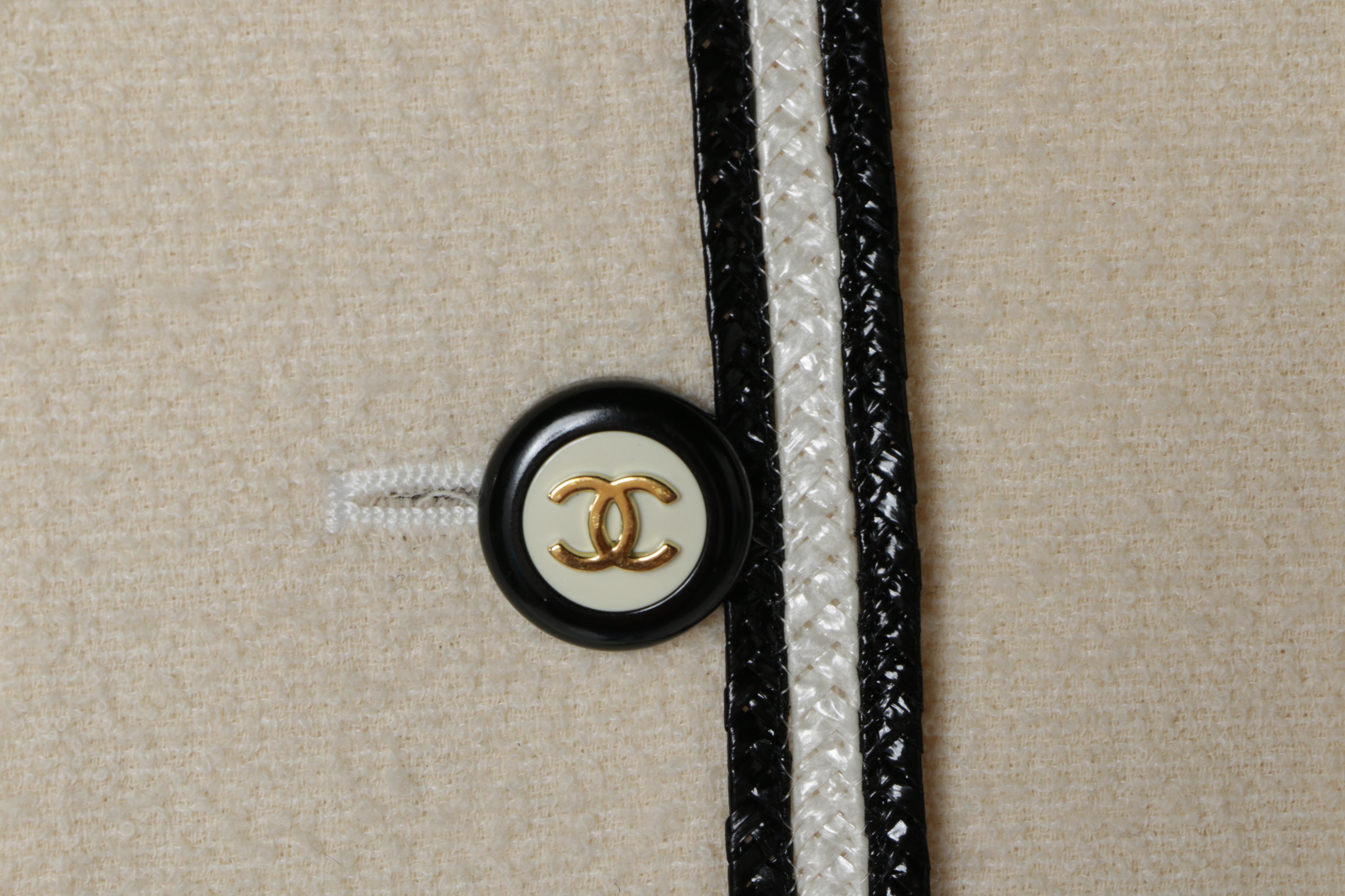 Women's Vintage Chanel Boutique Cream and Black Wool Blend Suit Jacket
