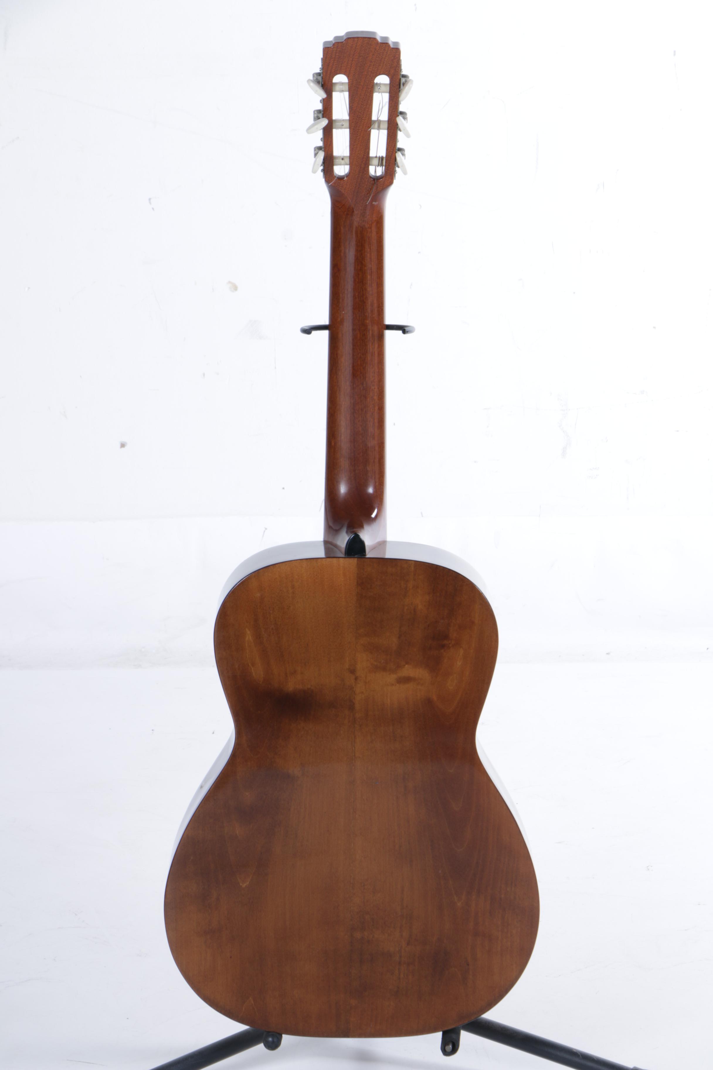 Vintage Goya GG-10 Classical Acoustic Guitar with Hardshell Case