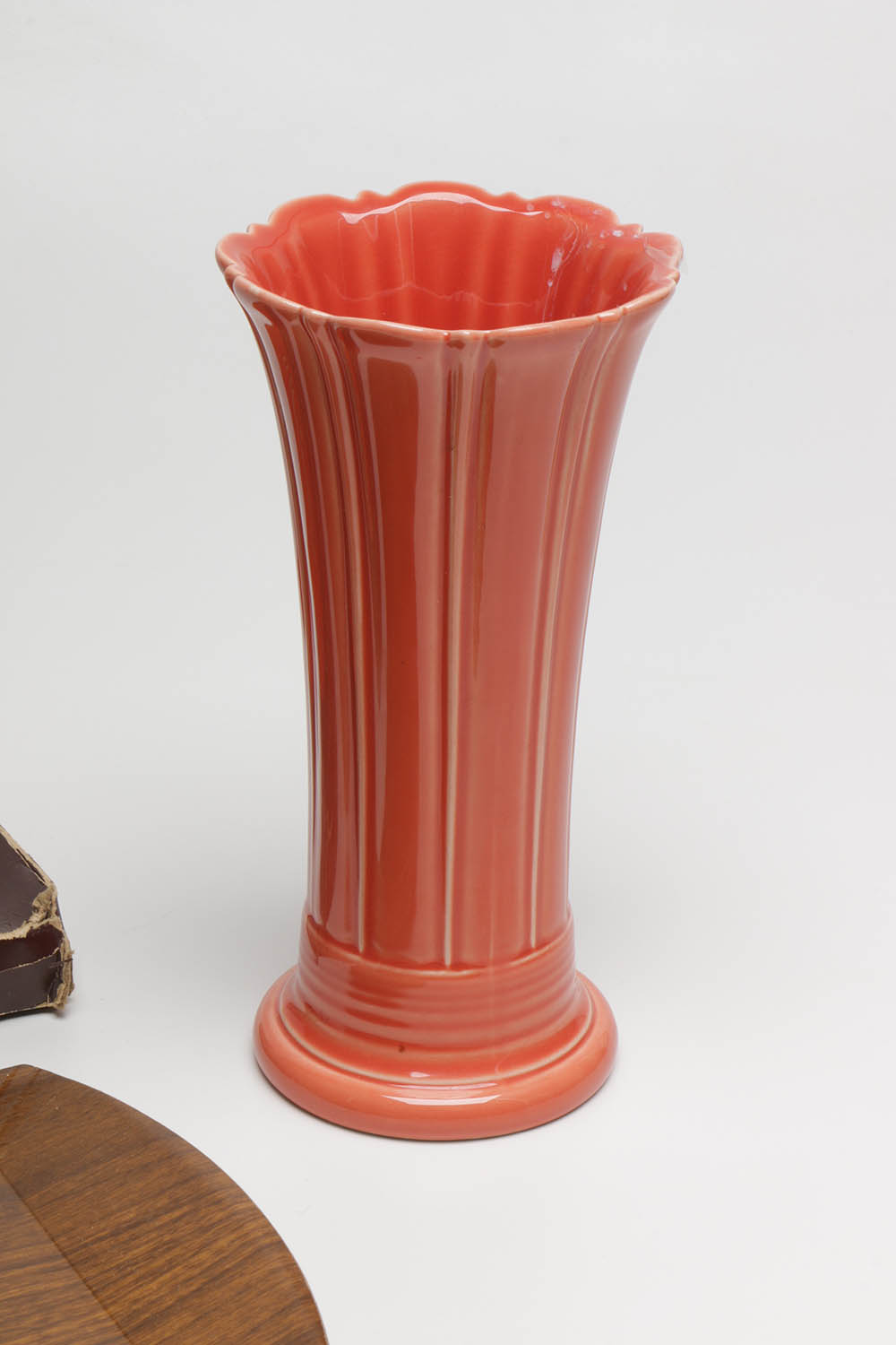 Homer Laughlin Fiesta Pottery Vase and Haskelite Wood Trays