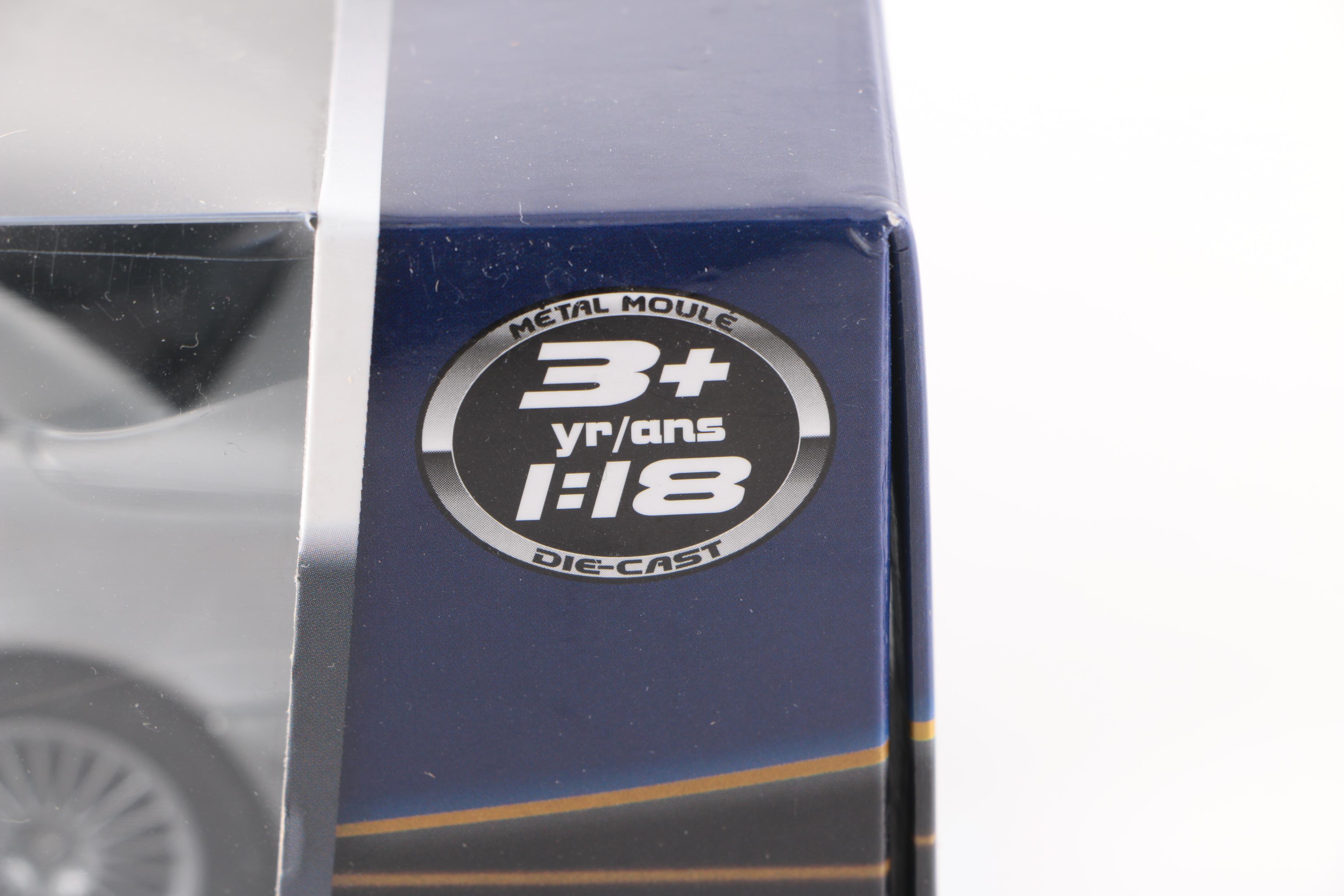 1:18 Scale Mercedes-Benz SL55 AMG Premiere Edition by Maisto