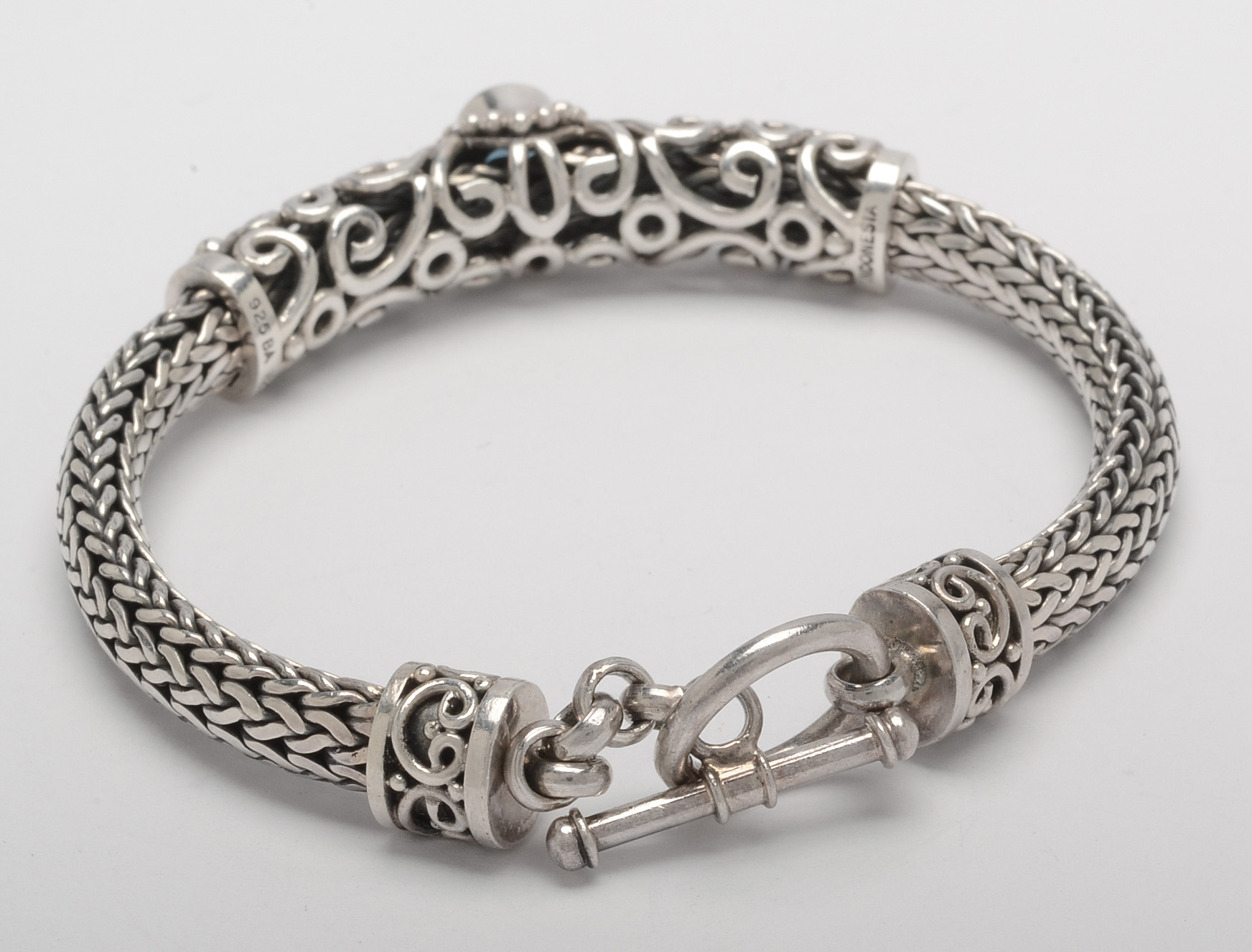 Suarti of Bali Sterling Silver Blue Topaz Bracelet