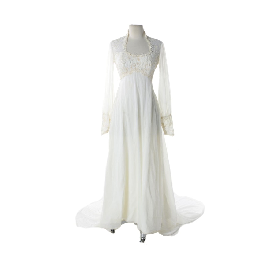 Women's Vintage Chiffon and Lace Wedding Gown with Panel Train