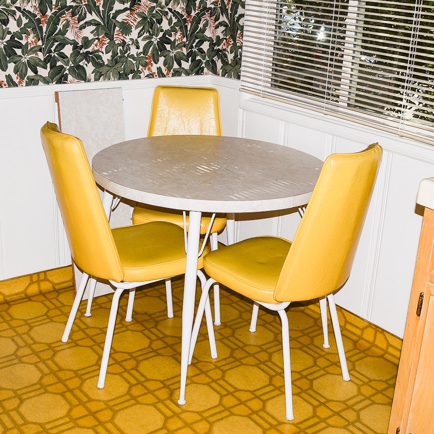Mid Century Modern Dinette Table and Chairs