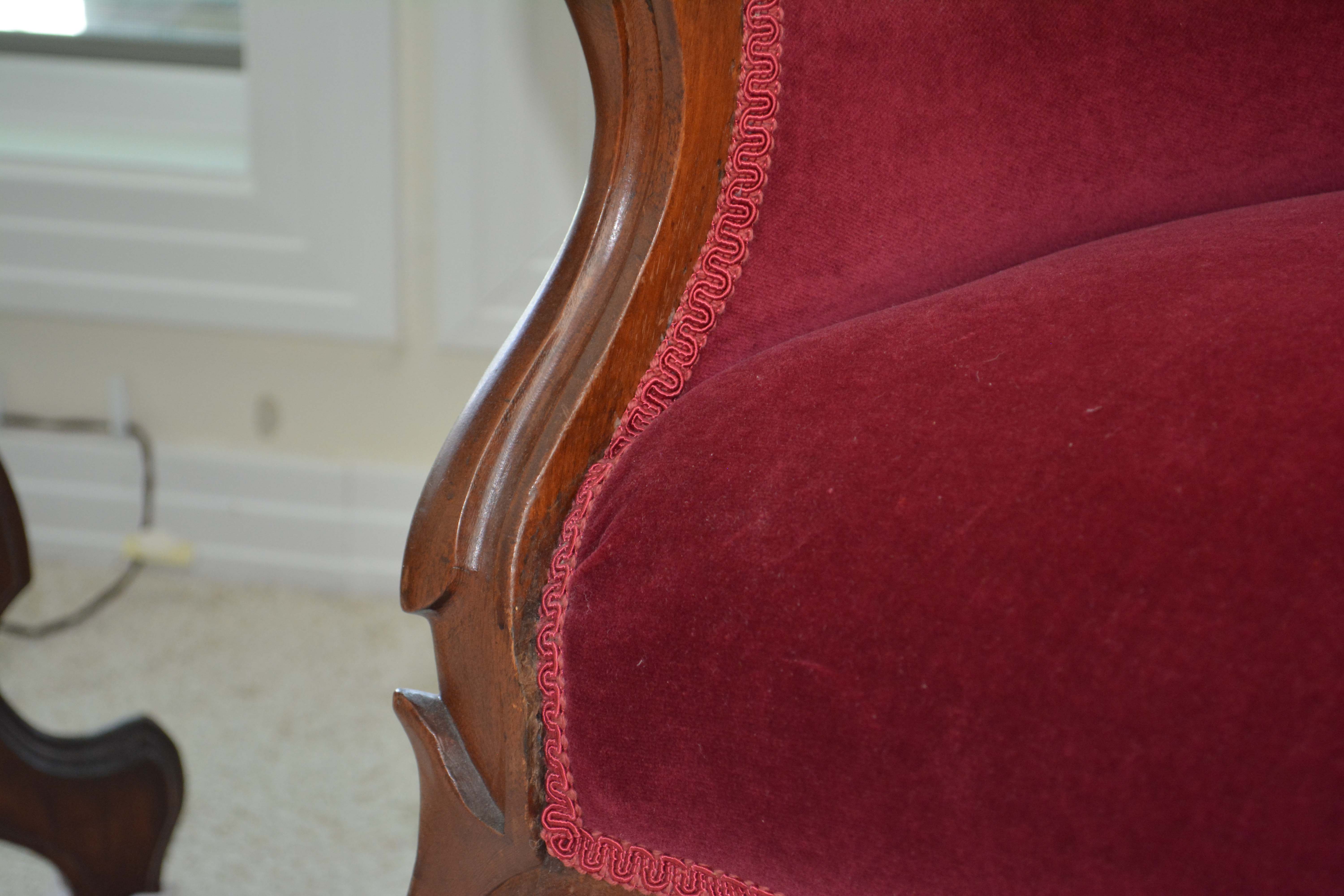 Antique Victorian Walnut Settee