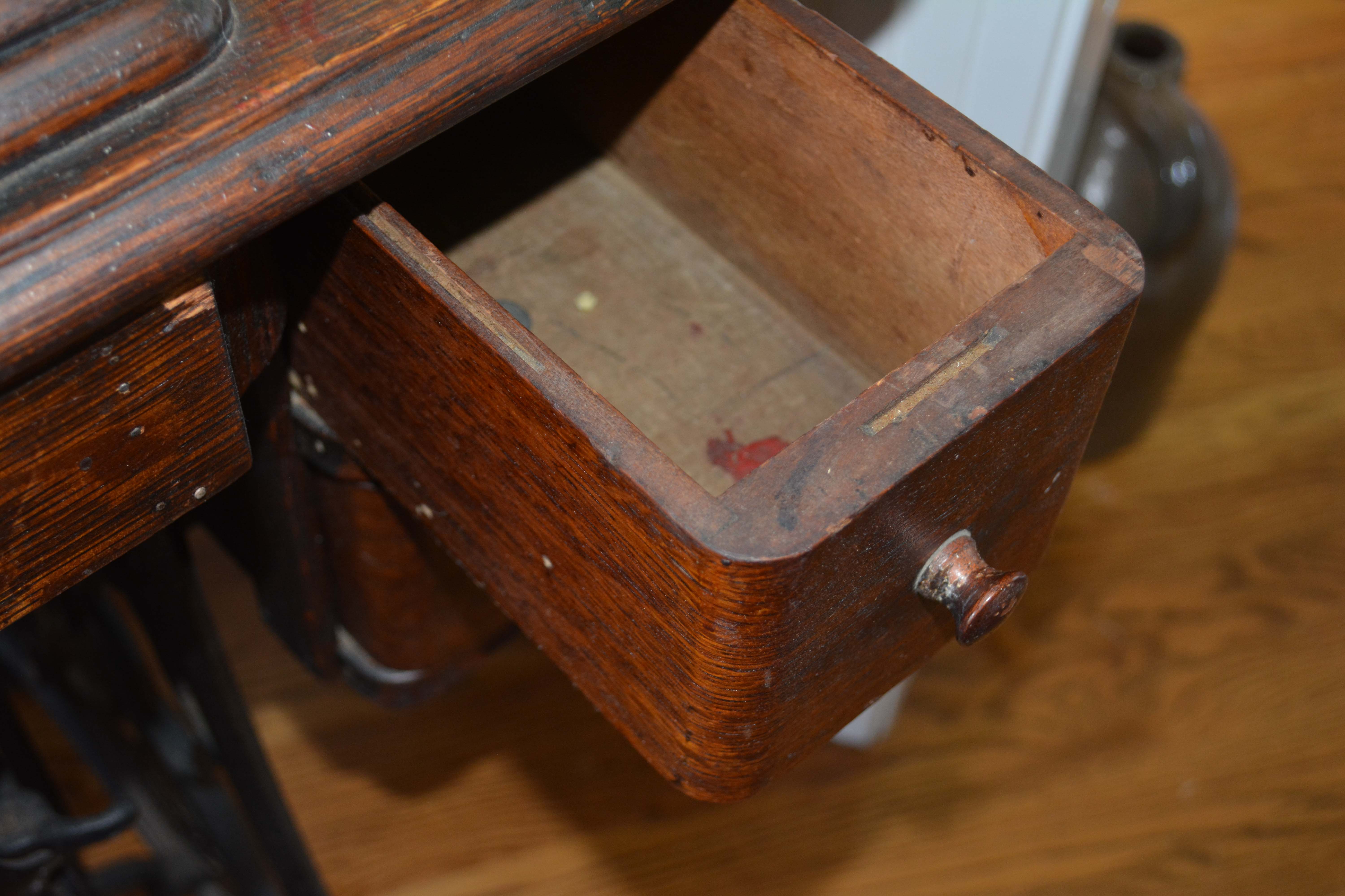 Antique Singer Treadle Sewing Machine