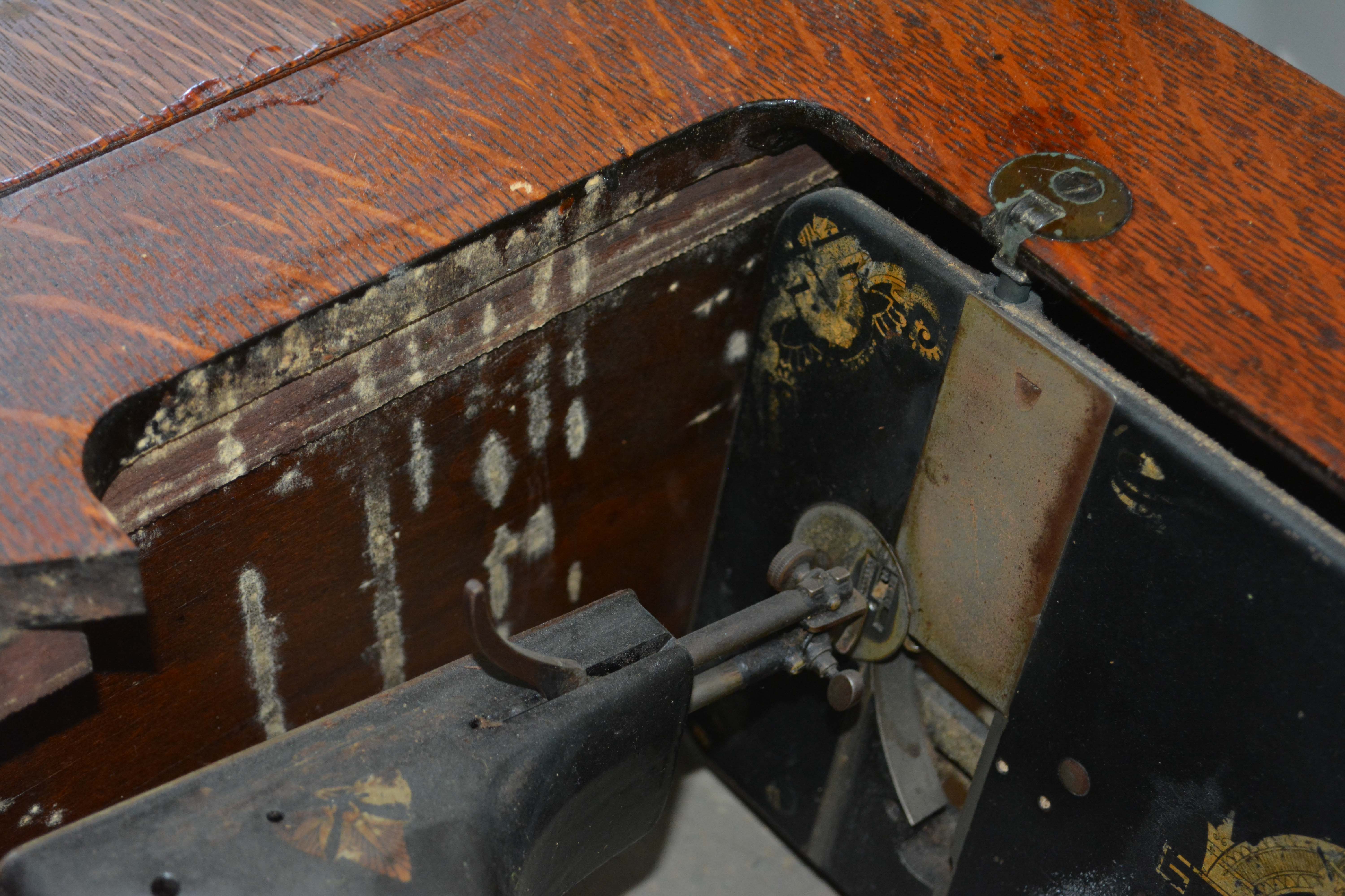 Antique Singer Treadle Sewing Machine