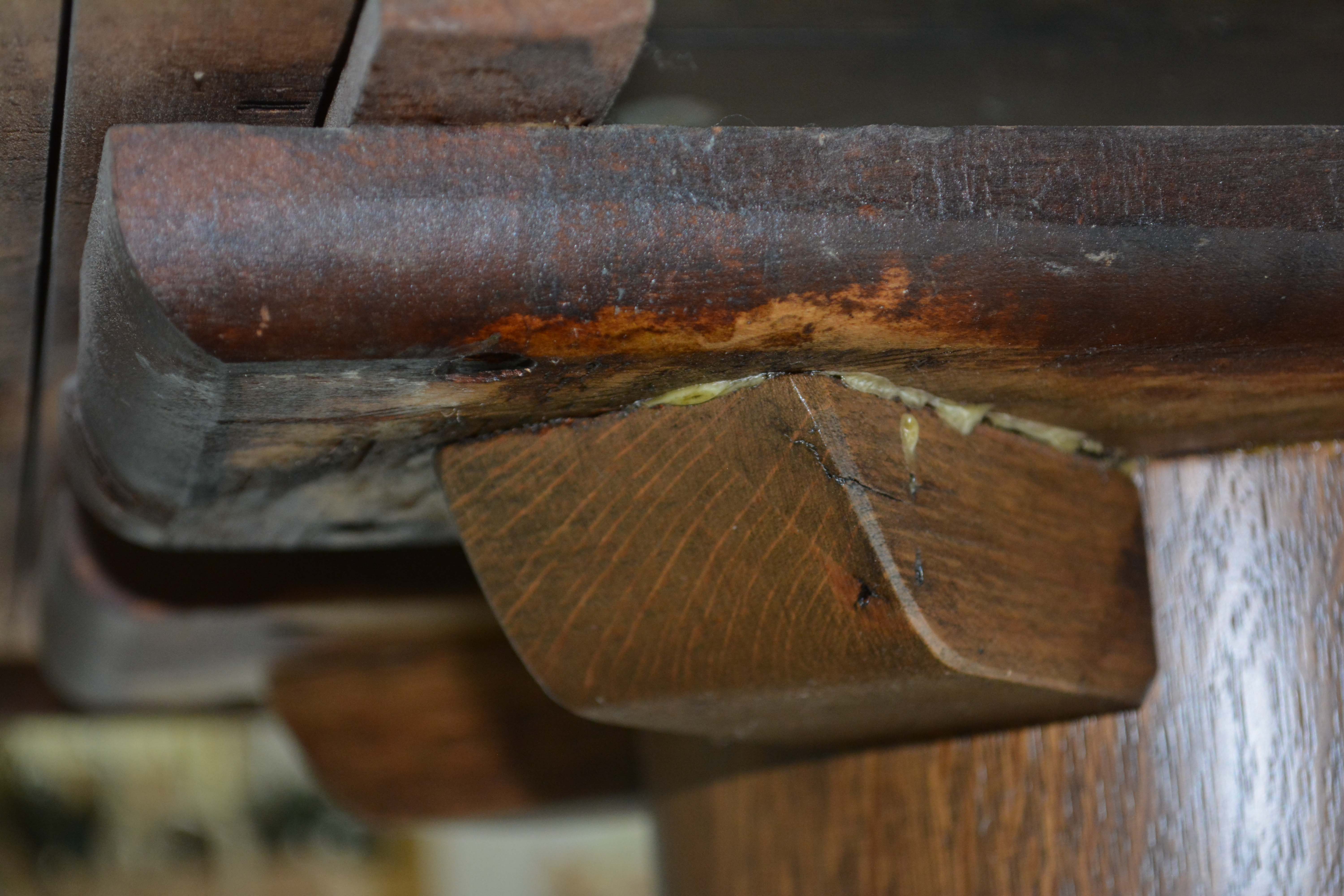 Oak Pedestal Coffee Table with Paw Feet