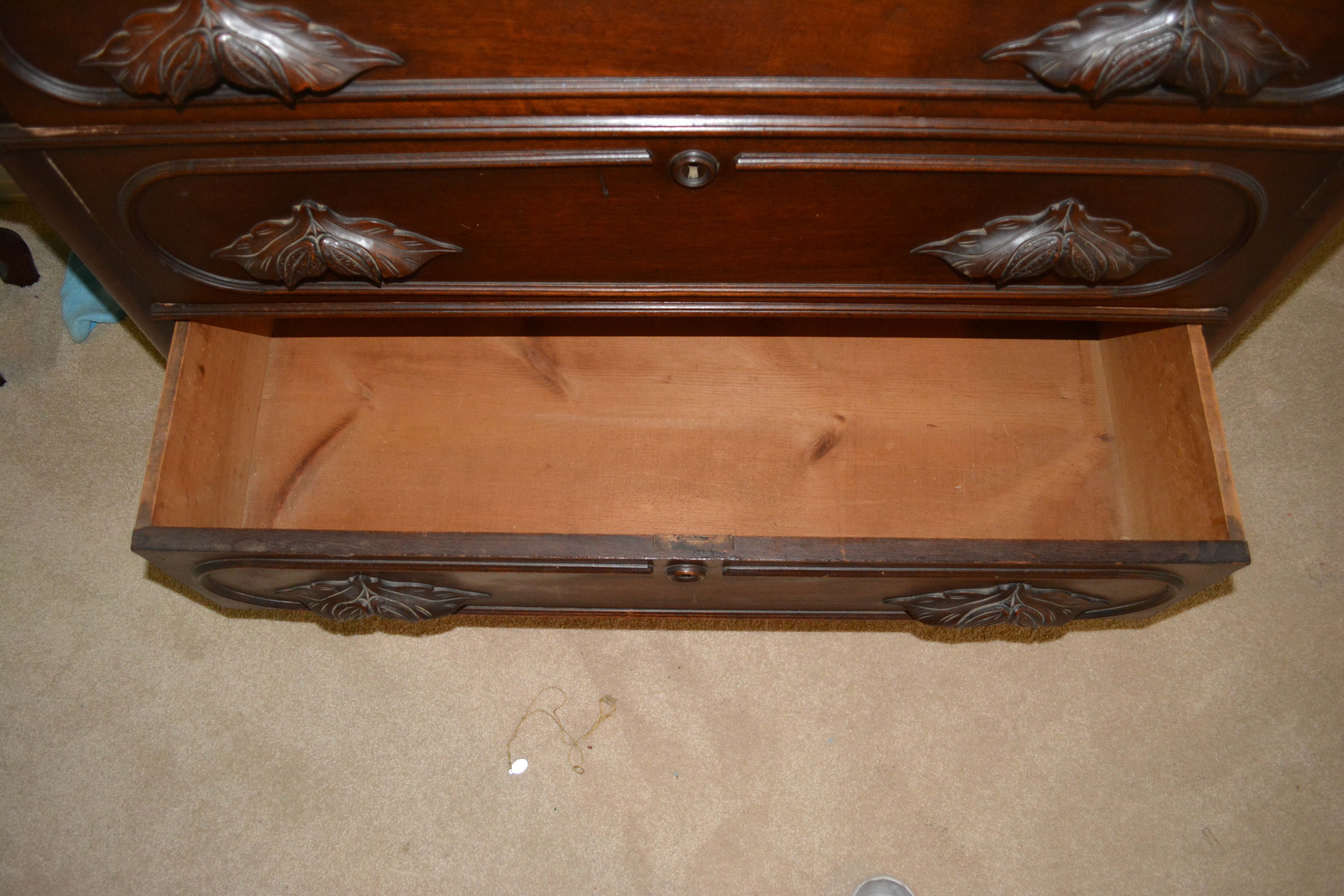 Antique Victorian Walnut Chest of Drawers