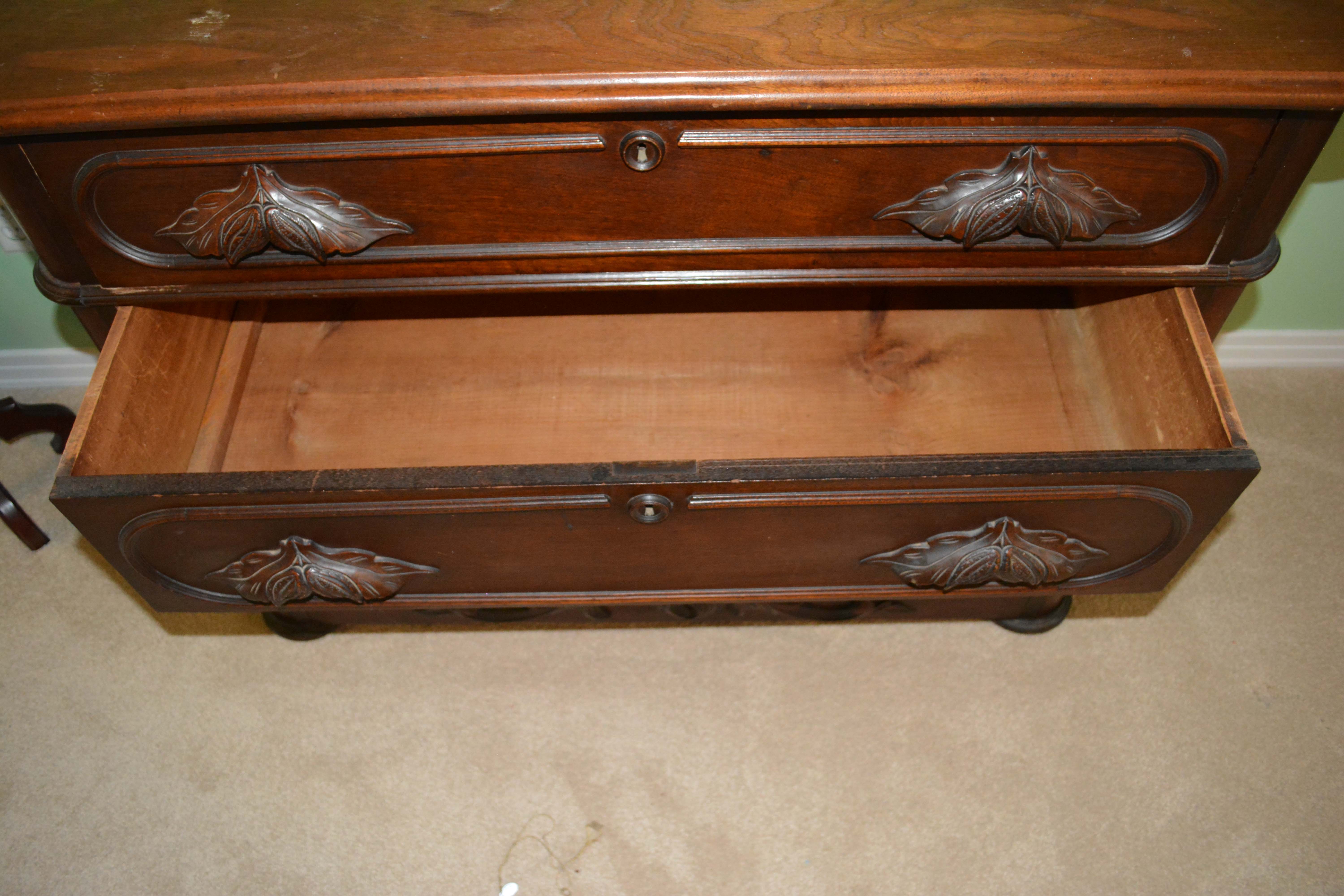 Antique Victorian Walnut Chest of Drawers