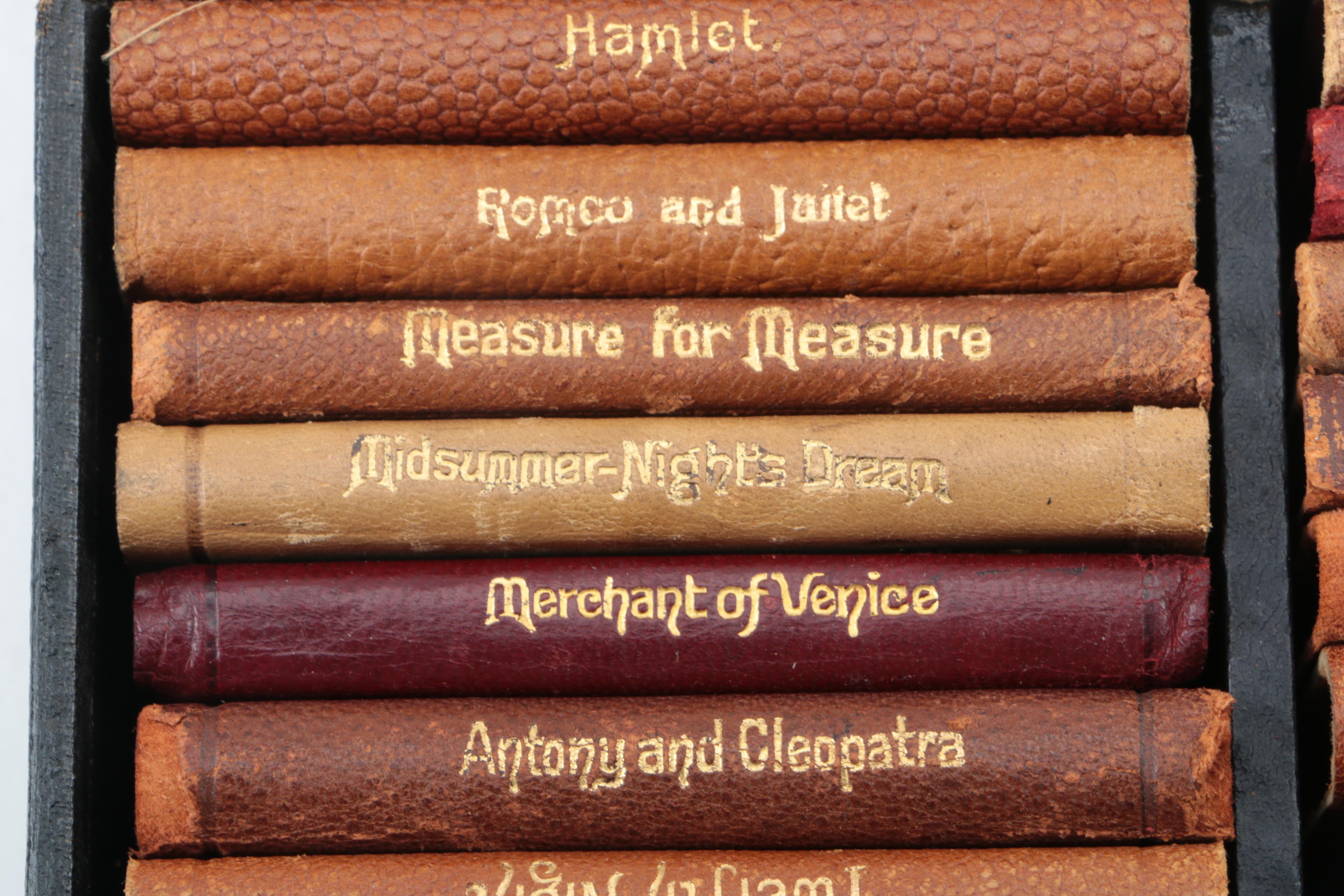 Circa 1920s Knickerbocker Leather Miniature "Shakespeare's Works" Boxed Set
