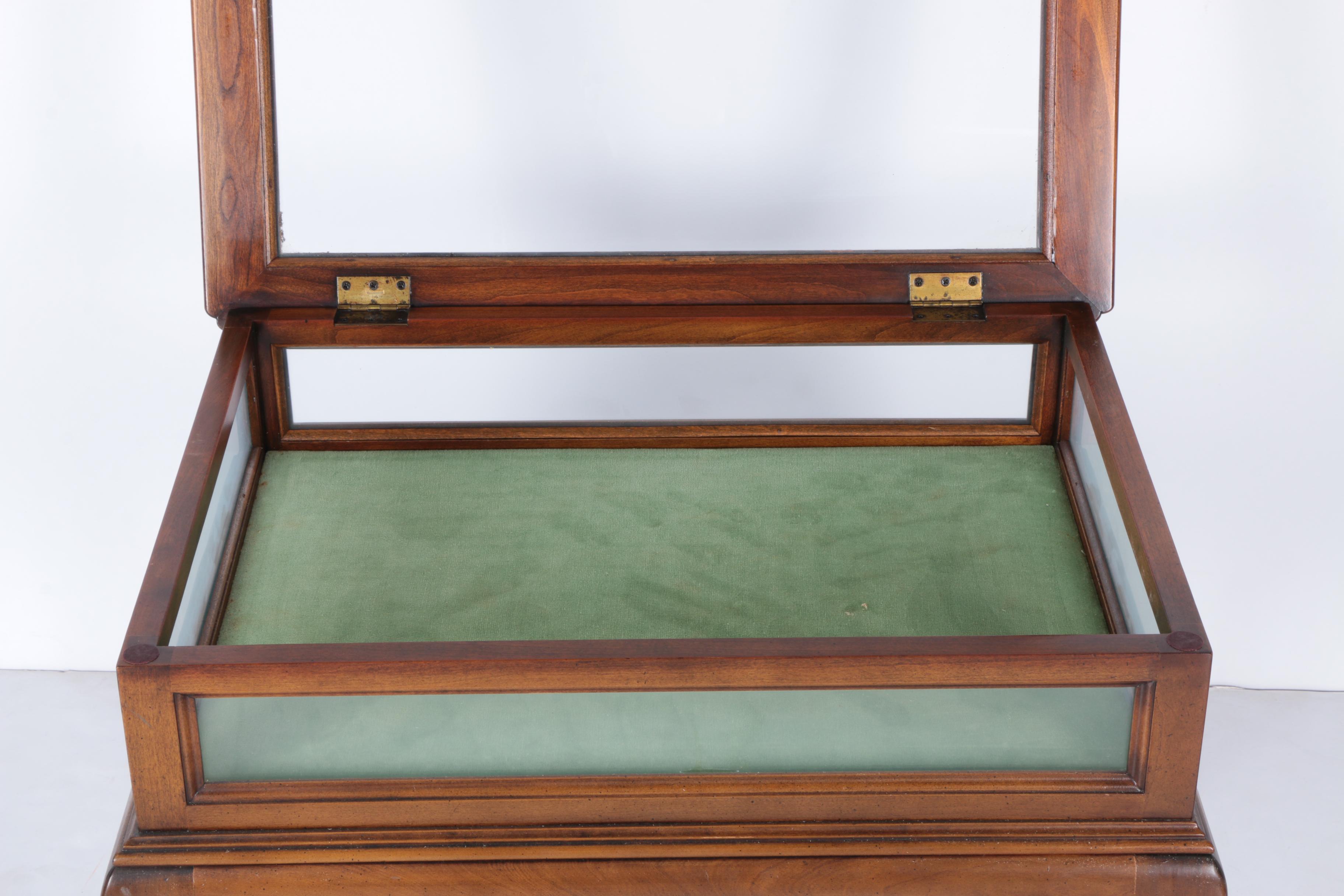 Queen Anne Style Display Side Table