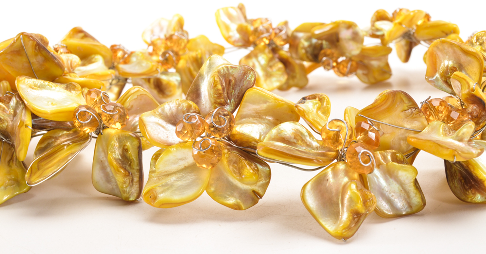 Teng Yue Yellow Shell Necklace