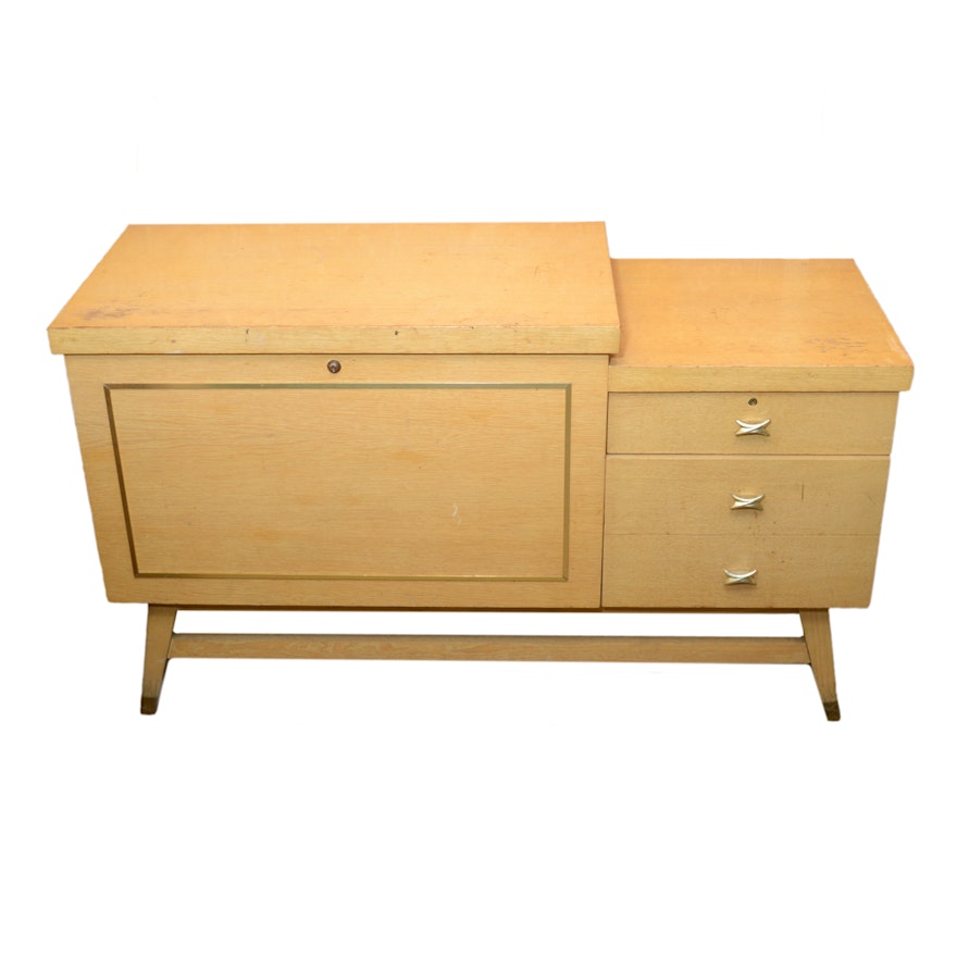 Mid Century Modern "Aromatite" Cedar Chest by Lane