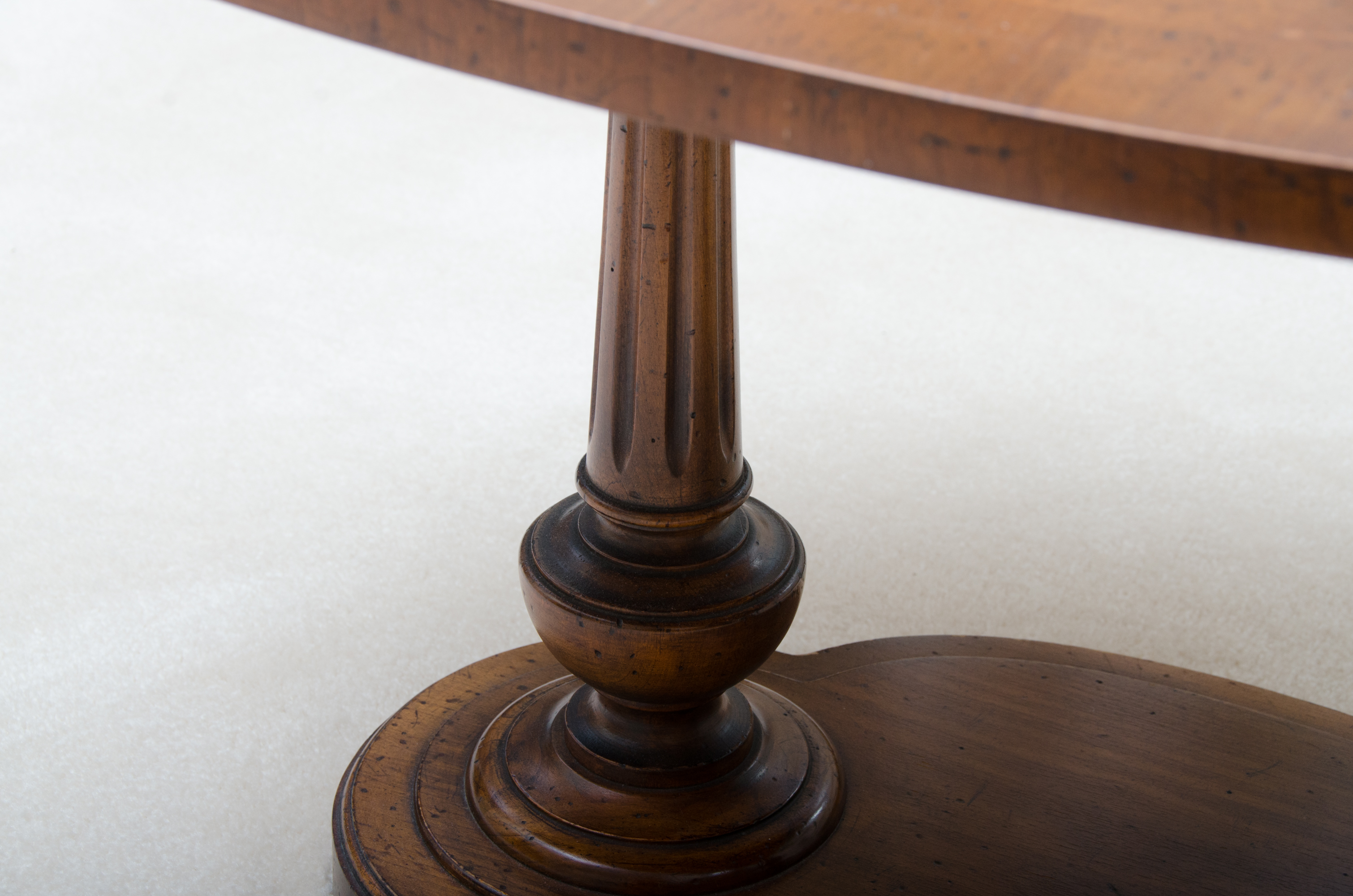 Vintage Traditional Style Coffee Table