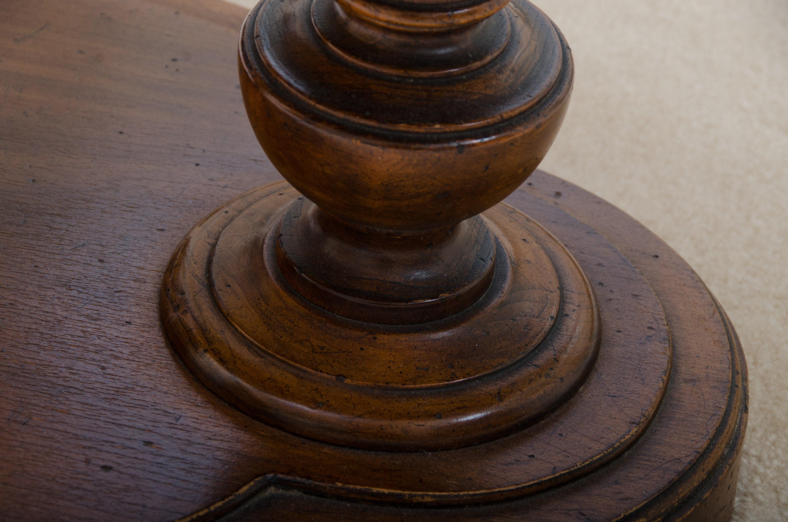 Vintage Traditional Style Coffee Table