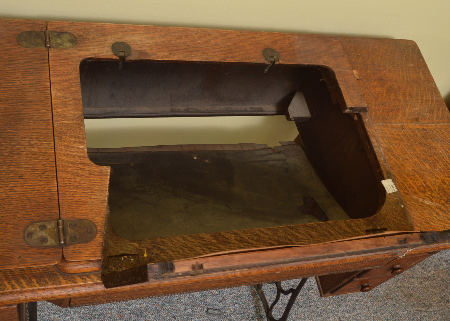 Antique Singer Treadle Cabinet