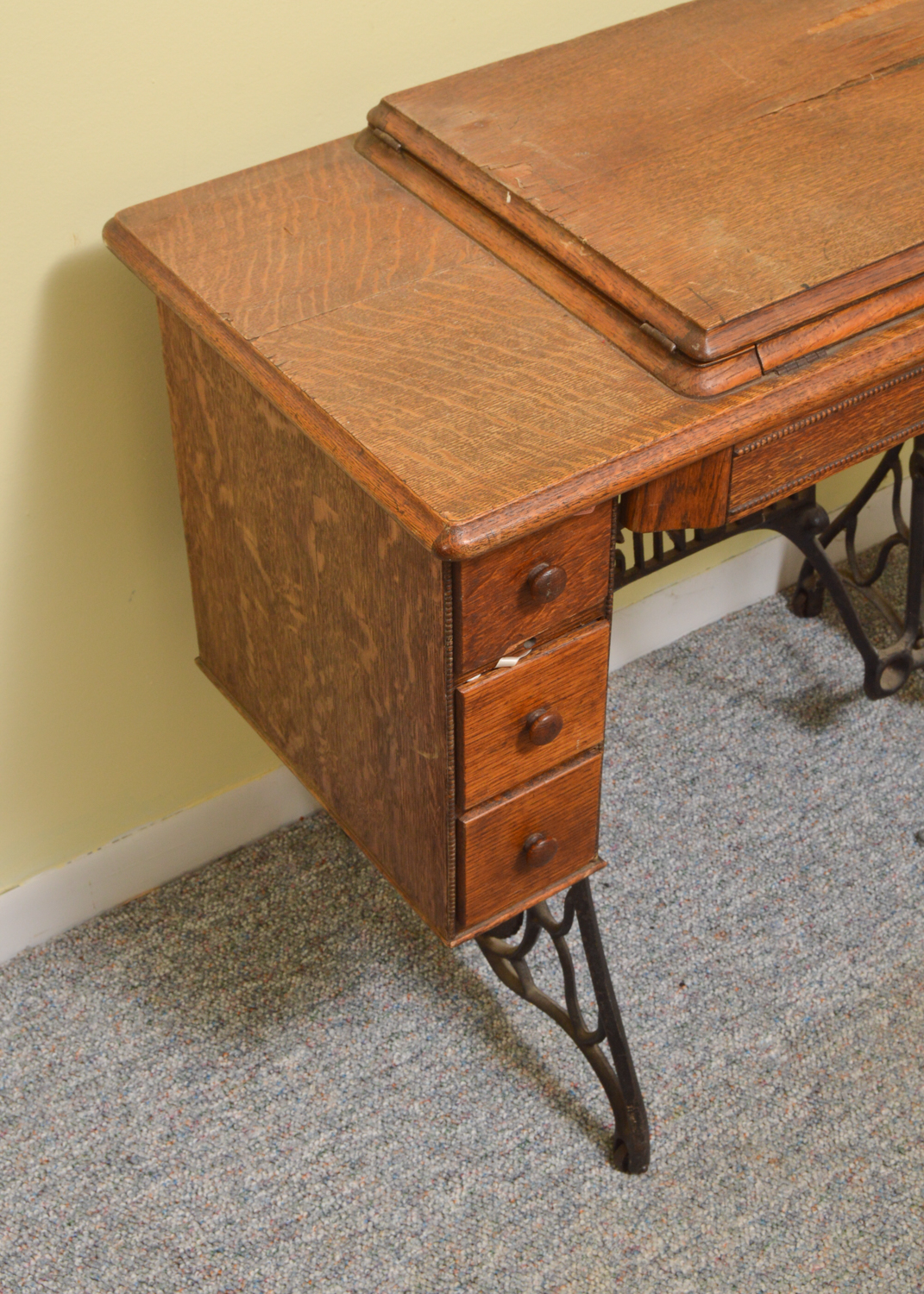 Antique Singer Treadle Cabinet