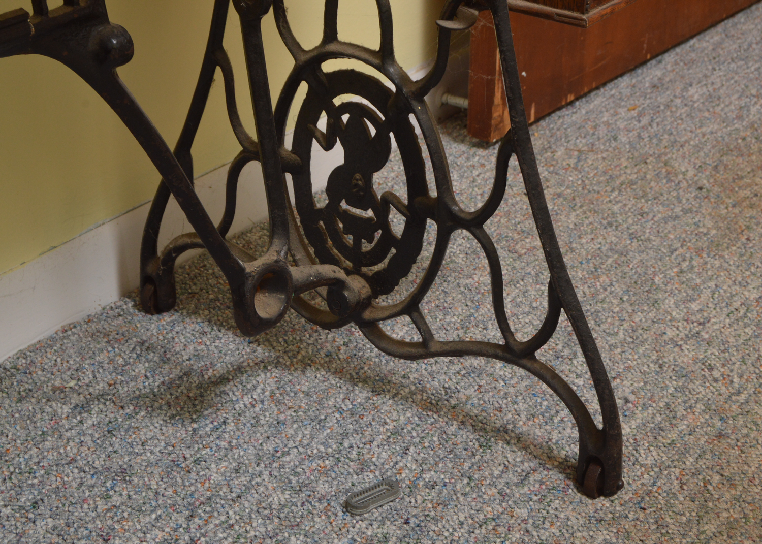 Antique Singer Treadle Cabinet