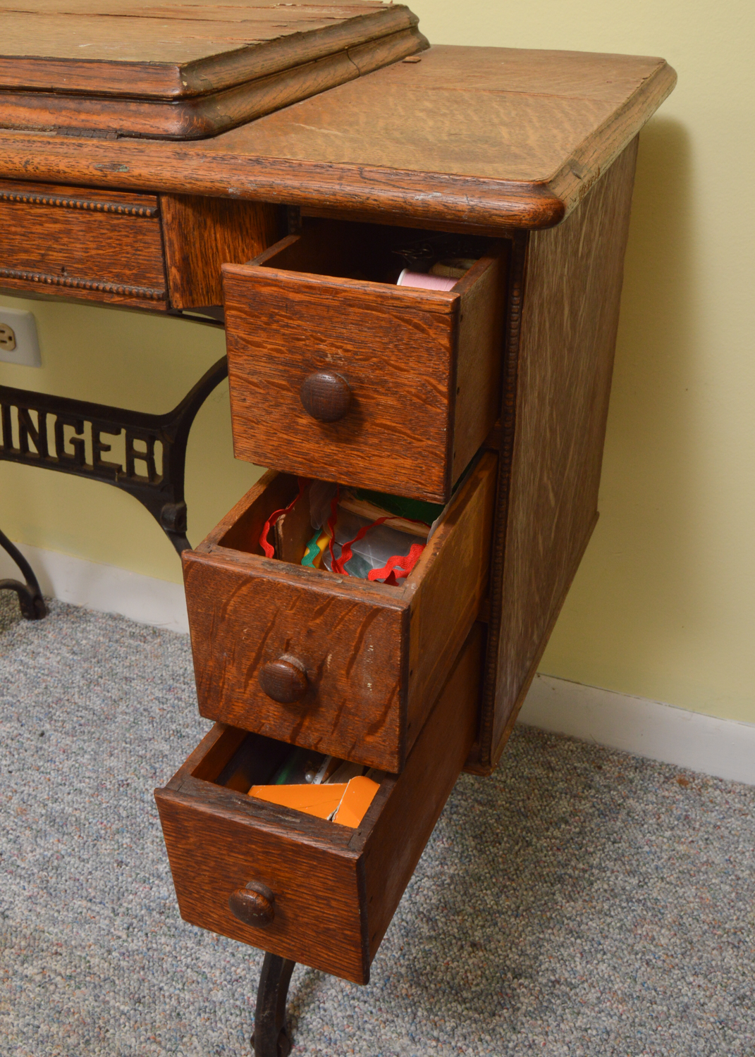 Antique Singer Treadle Cabinet