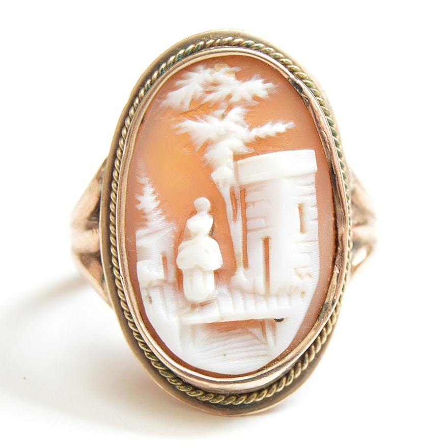 Victorian 10K Yellow Gold and Carved Helmet Shell Cameo Ring