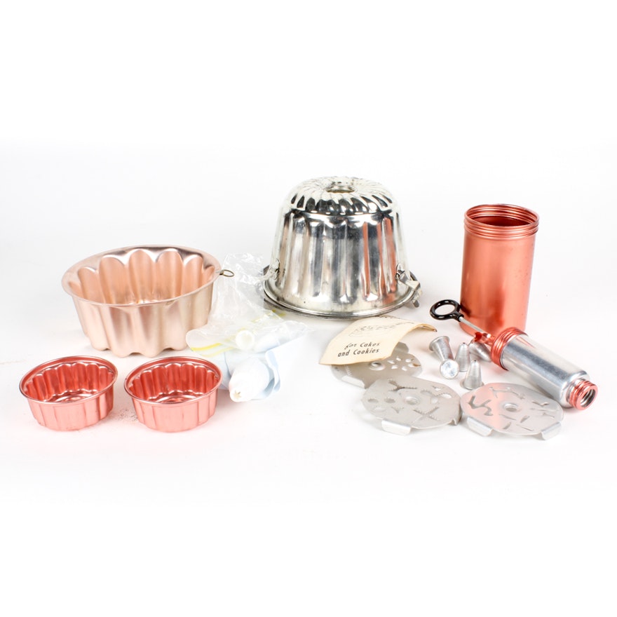 Metal Molds, Baking Pans and Decorating Accessories