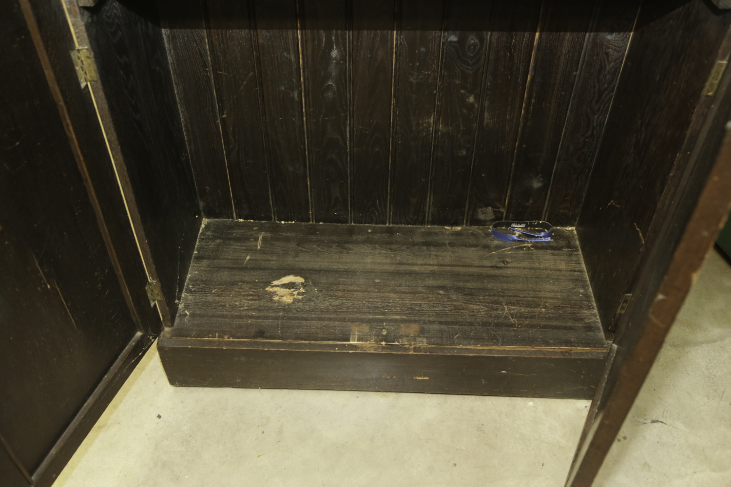 Antique Late Victorian Oak Cabinet