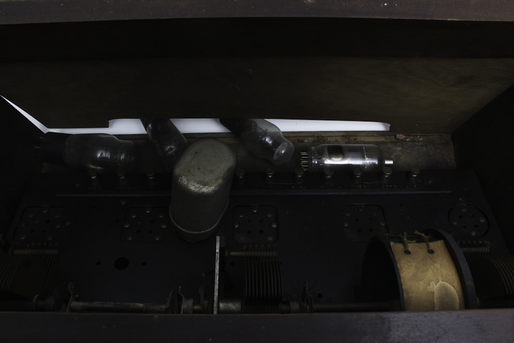 Vintage Crosley Model 5-50 Tube Radio