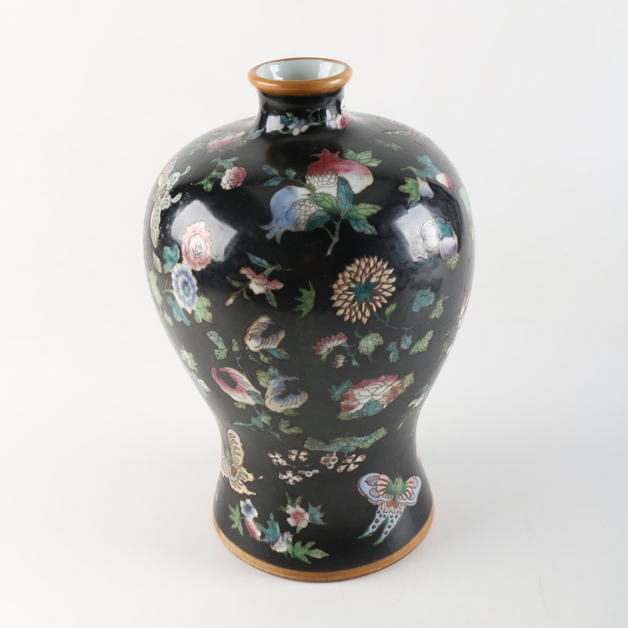 Chinese Ceramic Vase