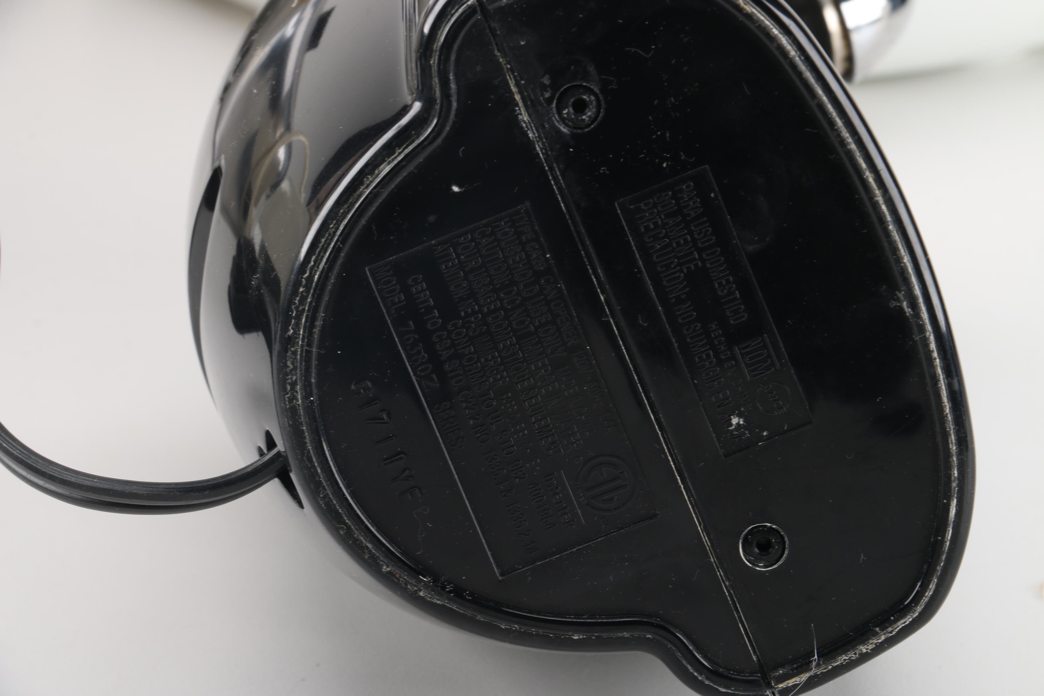 Collection of Kitchen Appliances Including DeLonghi Deep Fryer