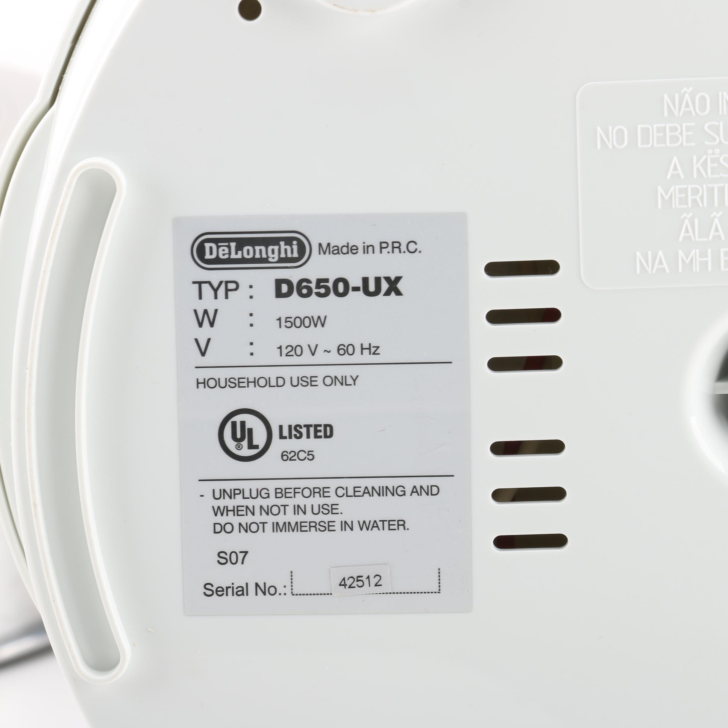 Collection of Kitchen Appliances Including DeLonghi Deep Fryer