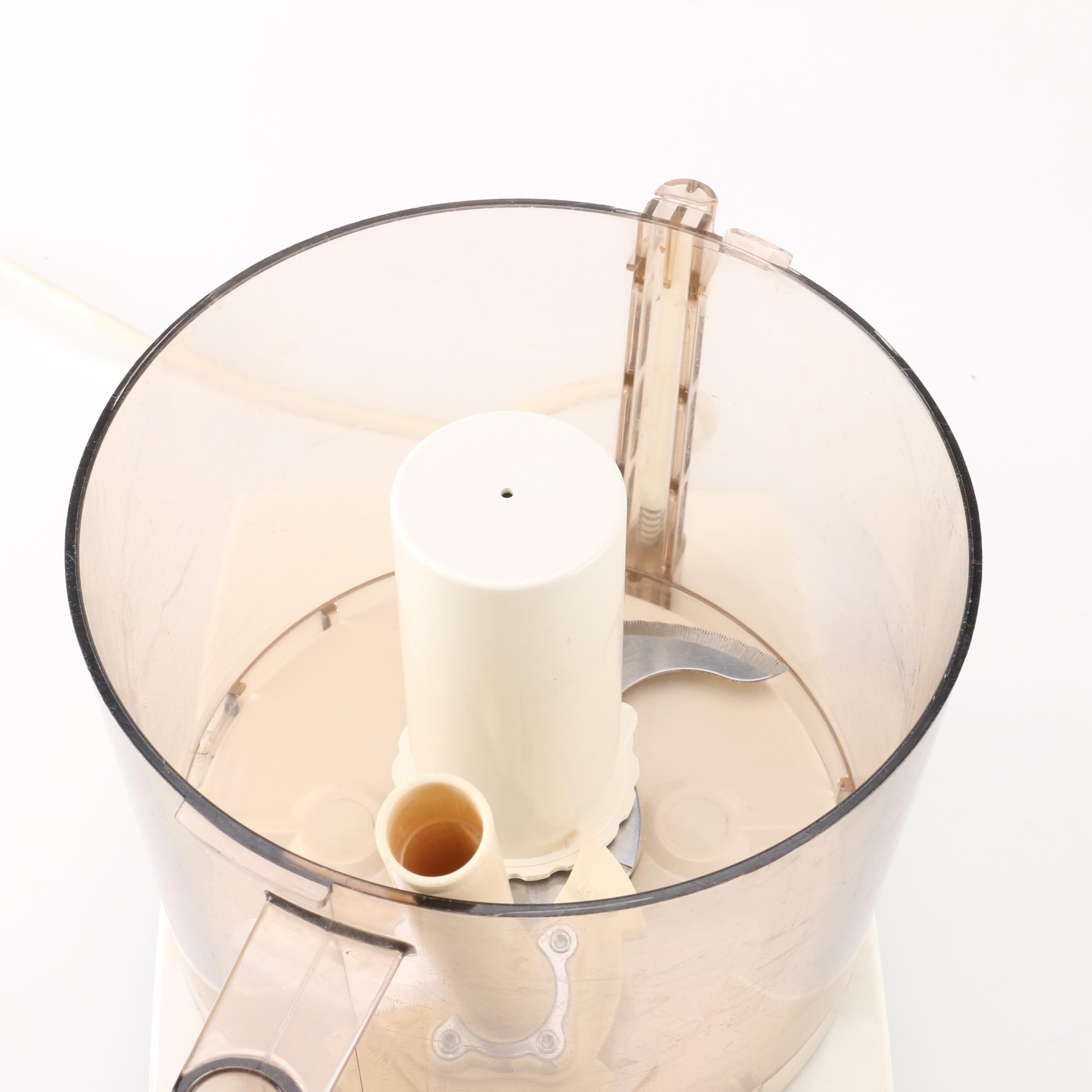 Collection of Kitchen Appliances Including DeLonghi Deep Fryer