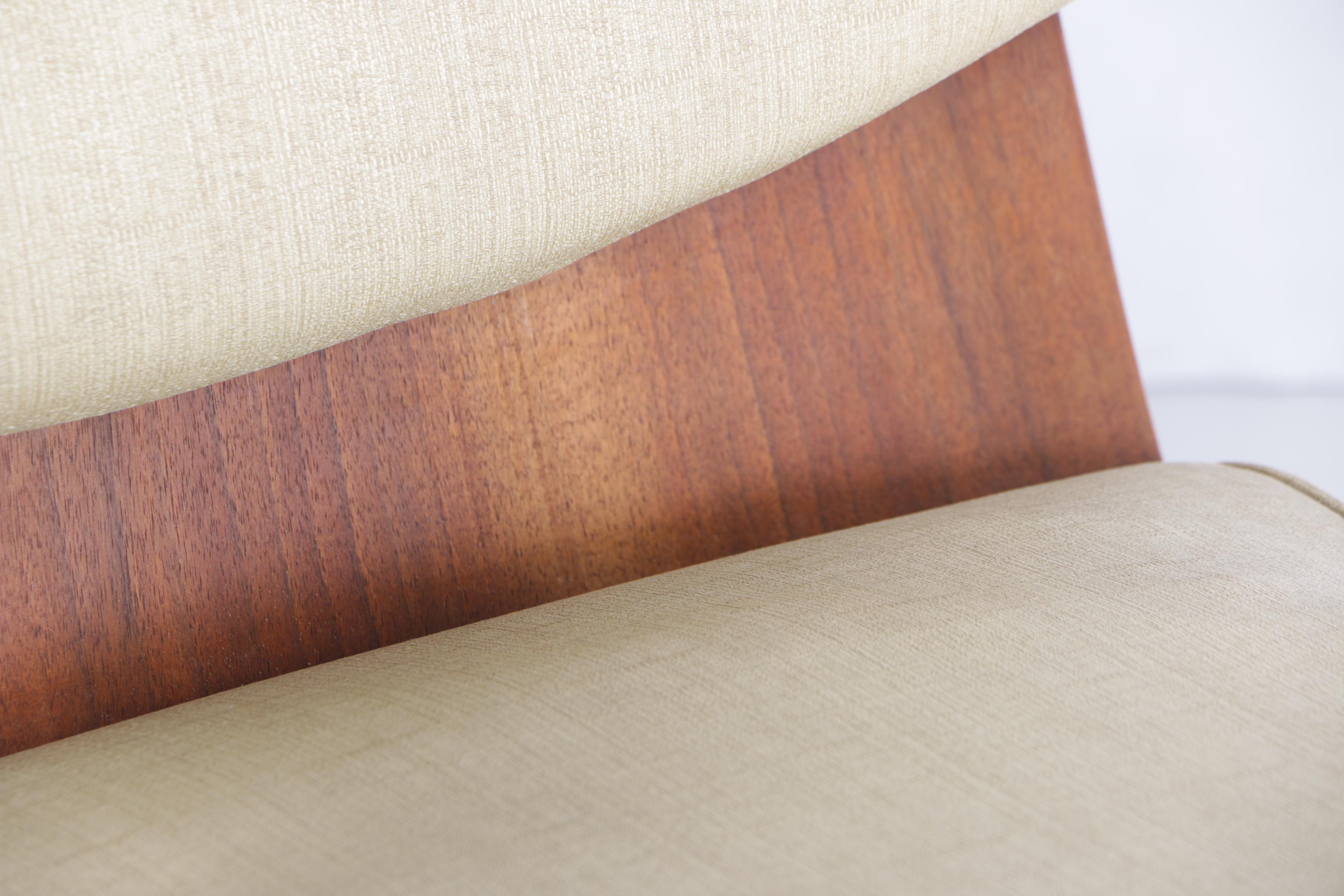 Vintage 1960s Mid Century Modern Thonet Walnut and Bentwood Lounge Chair