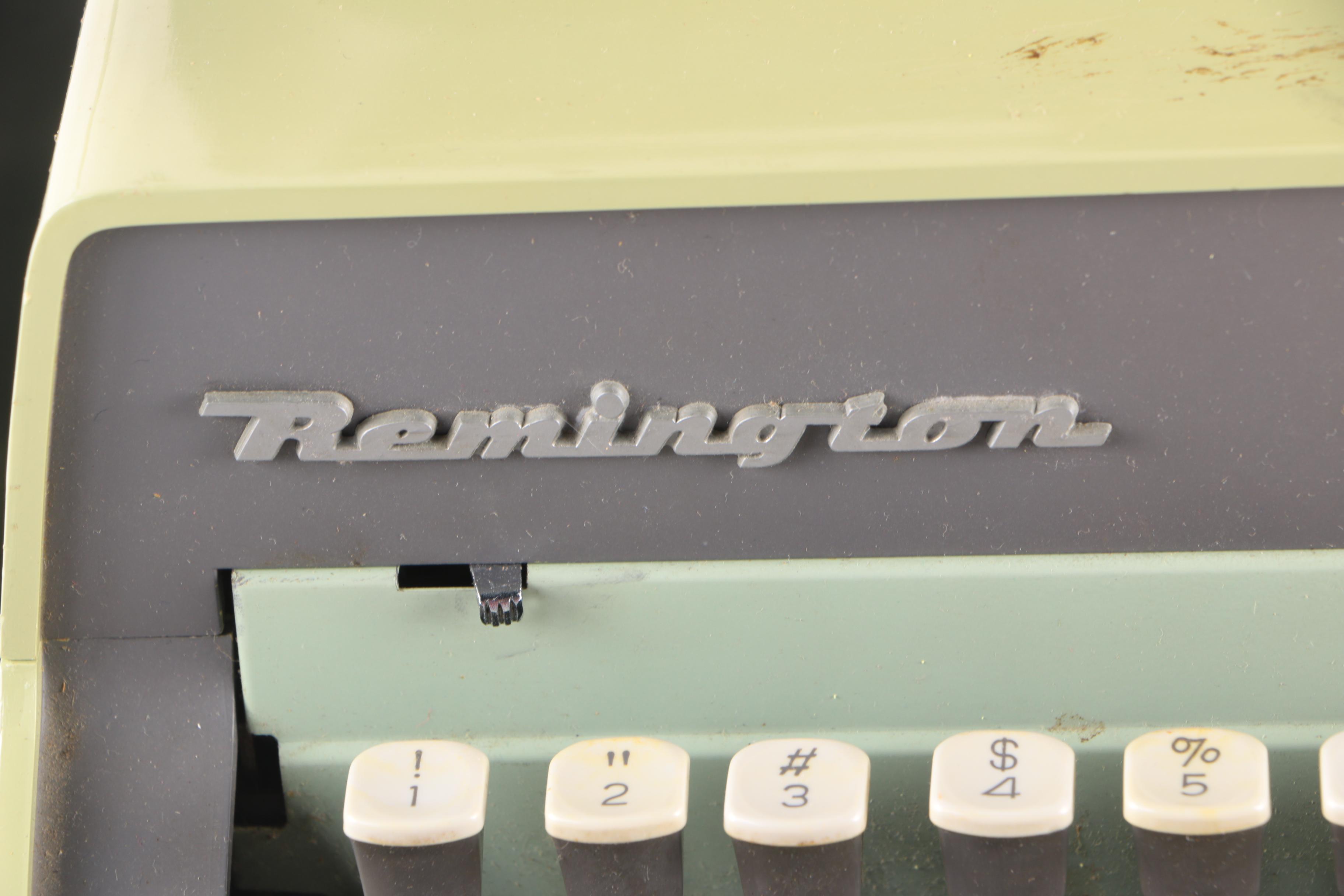 Vintage Remington Miracle Tab Typewriter with Case