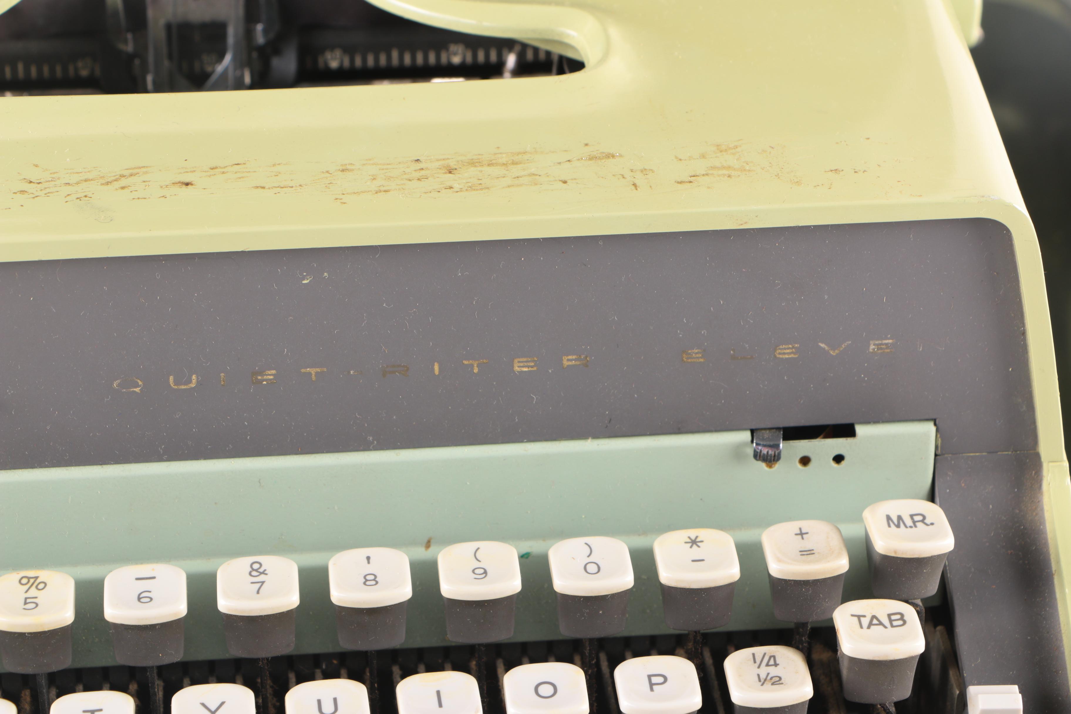 Vintage Remington Miracle Tab Typewriter with Case