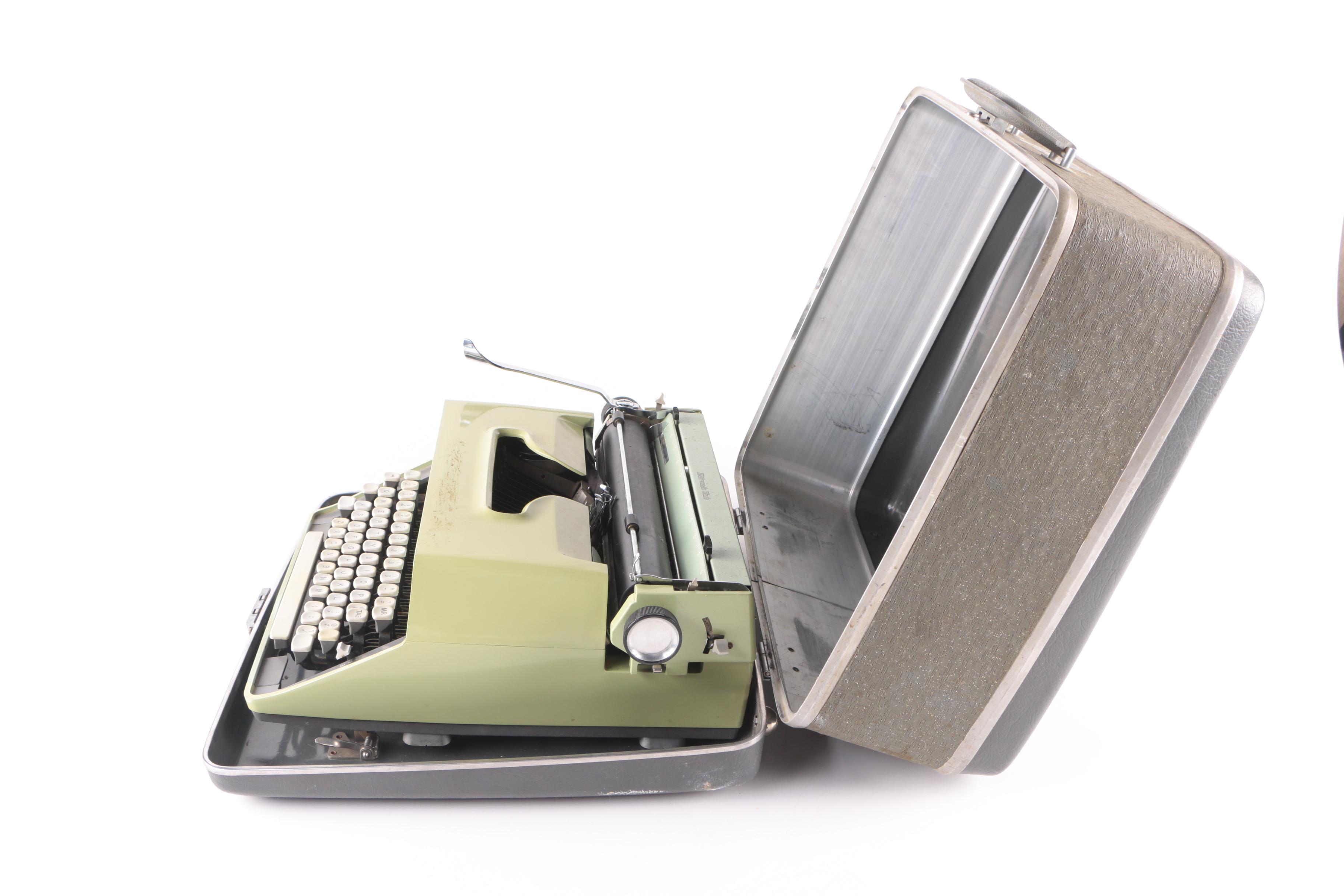 Vintage Remington Miracle Tab Typewriter with Case