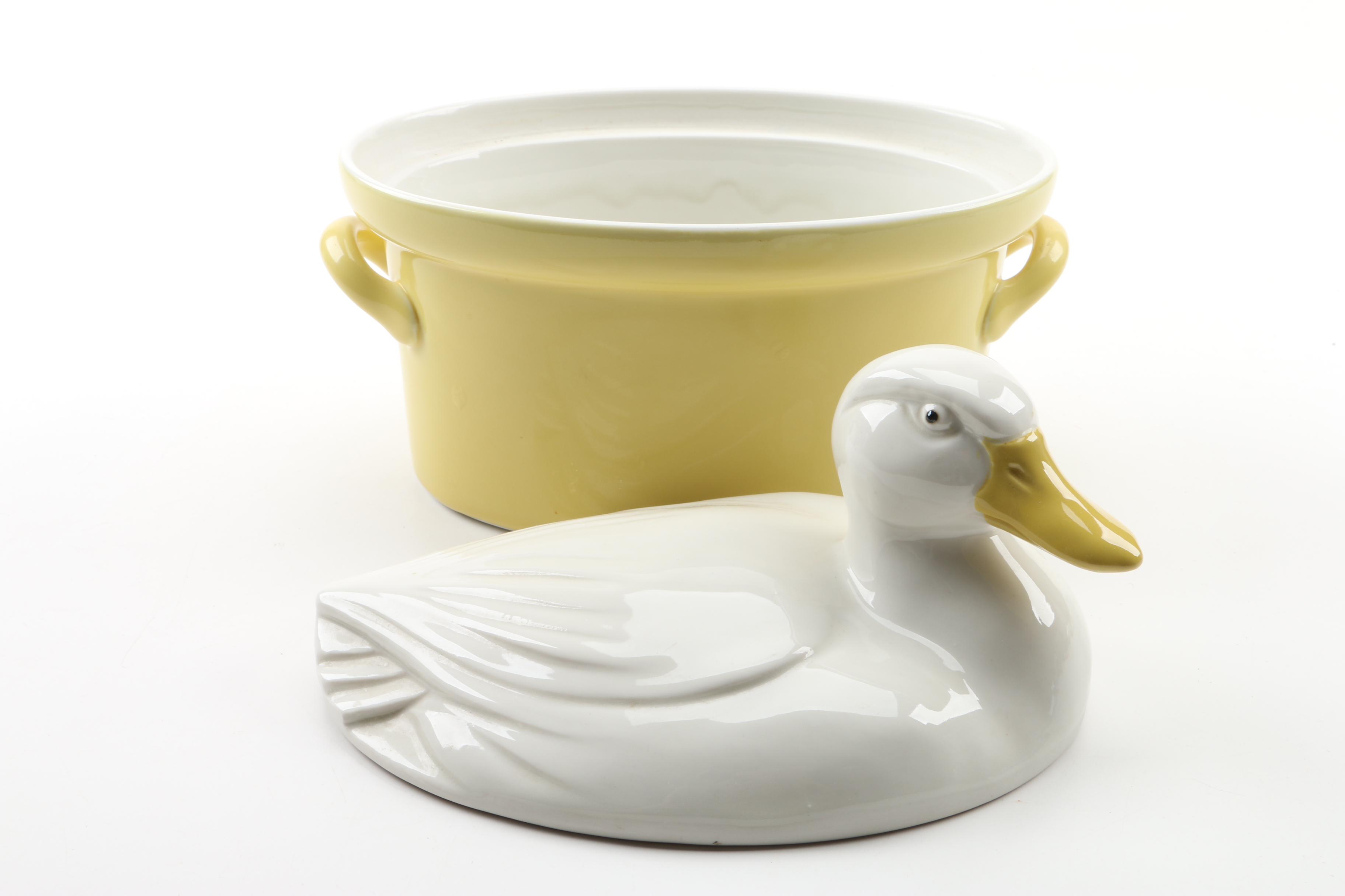 Vintage Hall Pottery Carbone Duck Covered Casserole