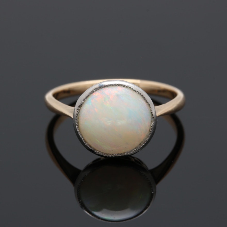 Vintage 9K Yellow Gold Opal ring