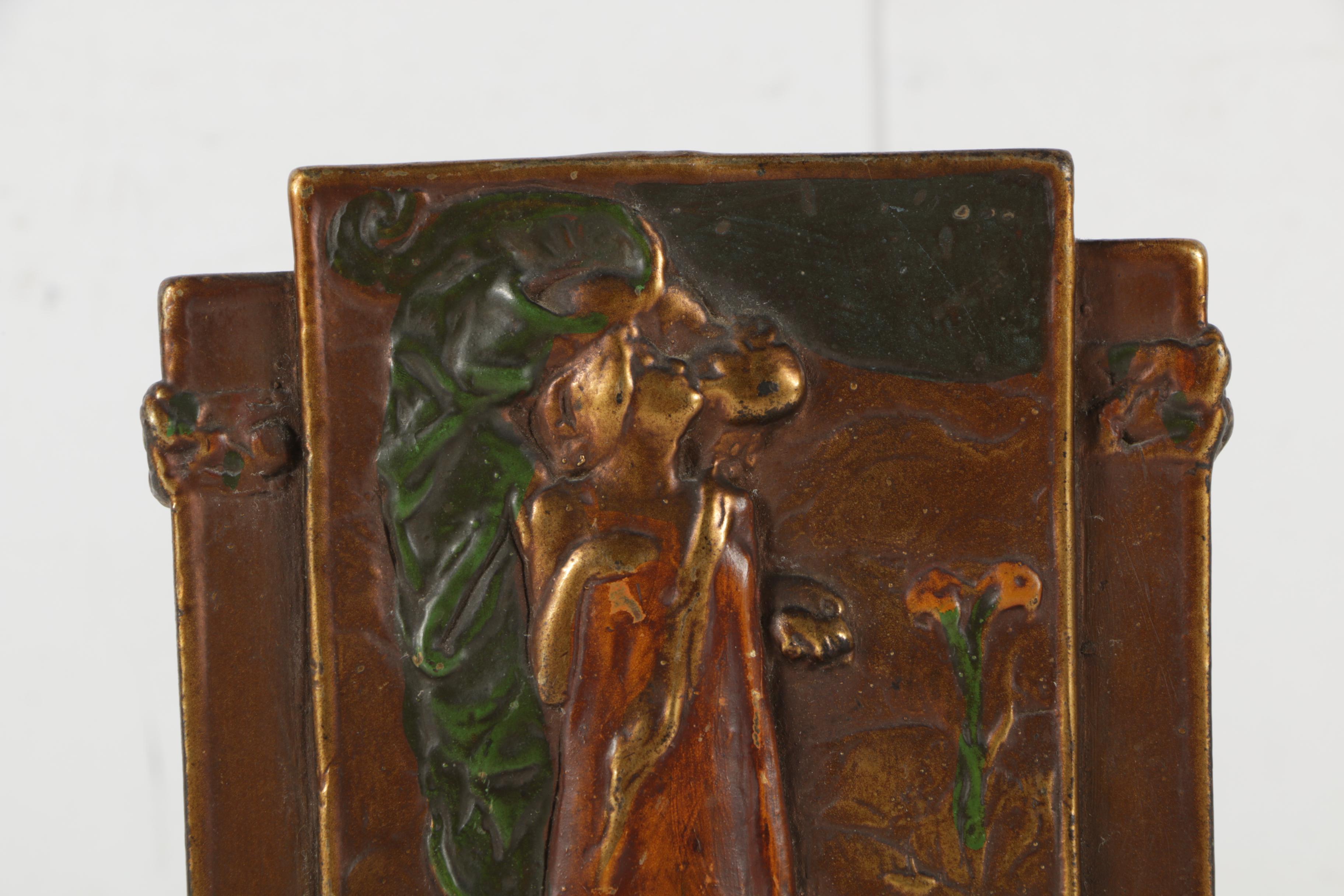 Vintage Bronze Tone Metal Bookends "The Kiss"