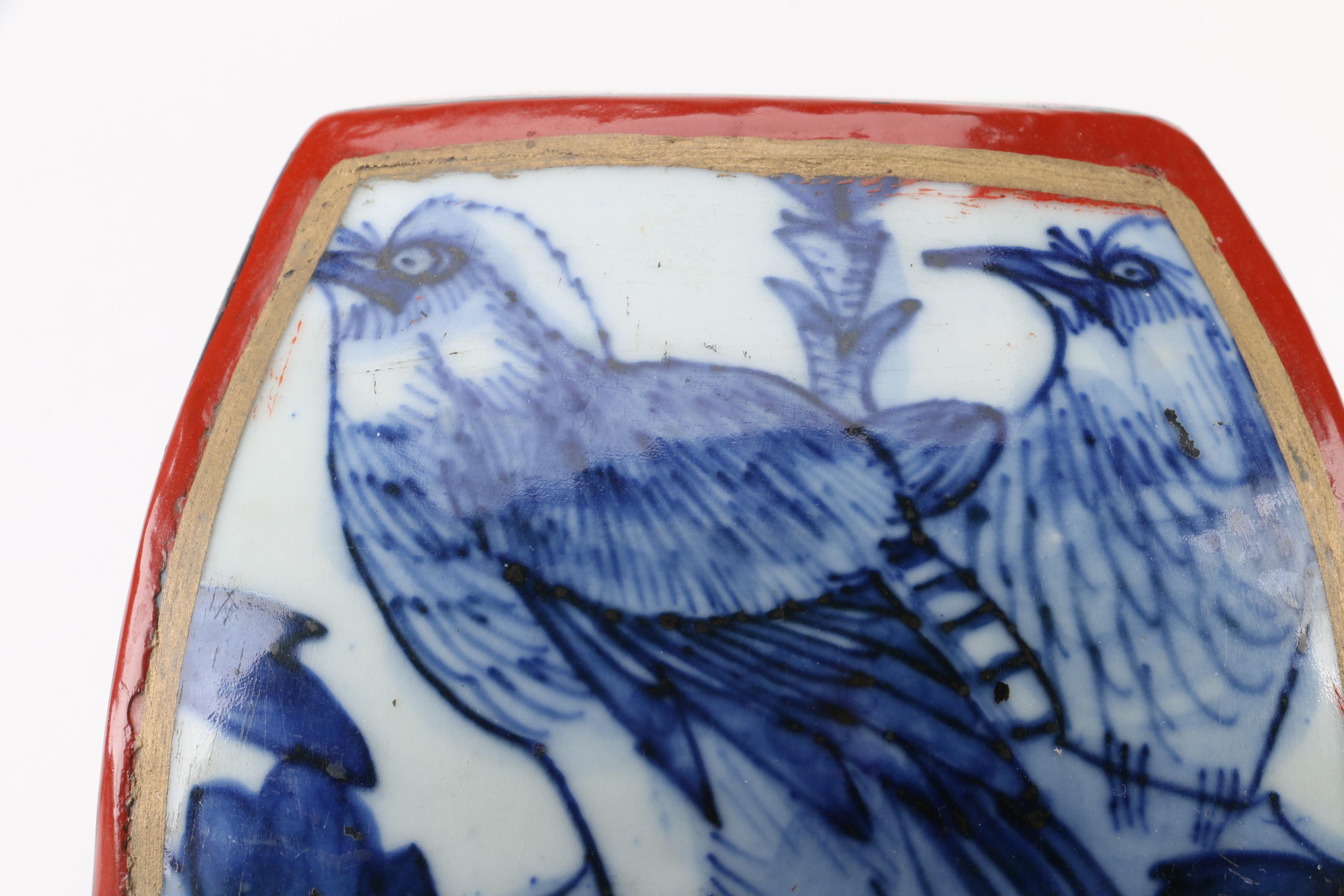 Chinese Hand Painted Blue and White Porcelain Lid Box