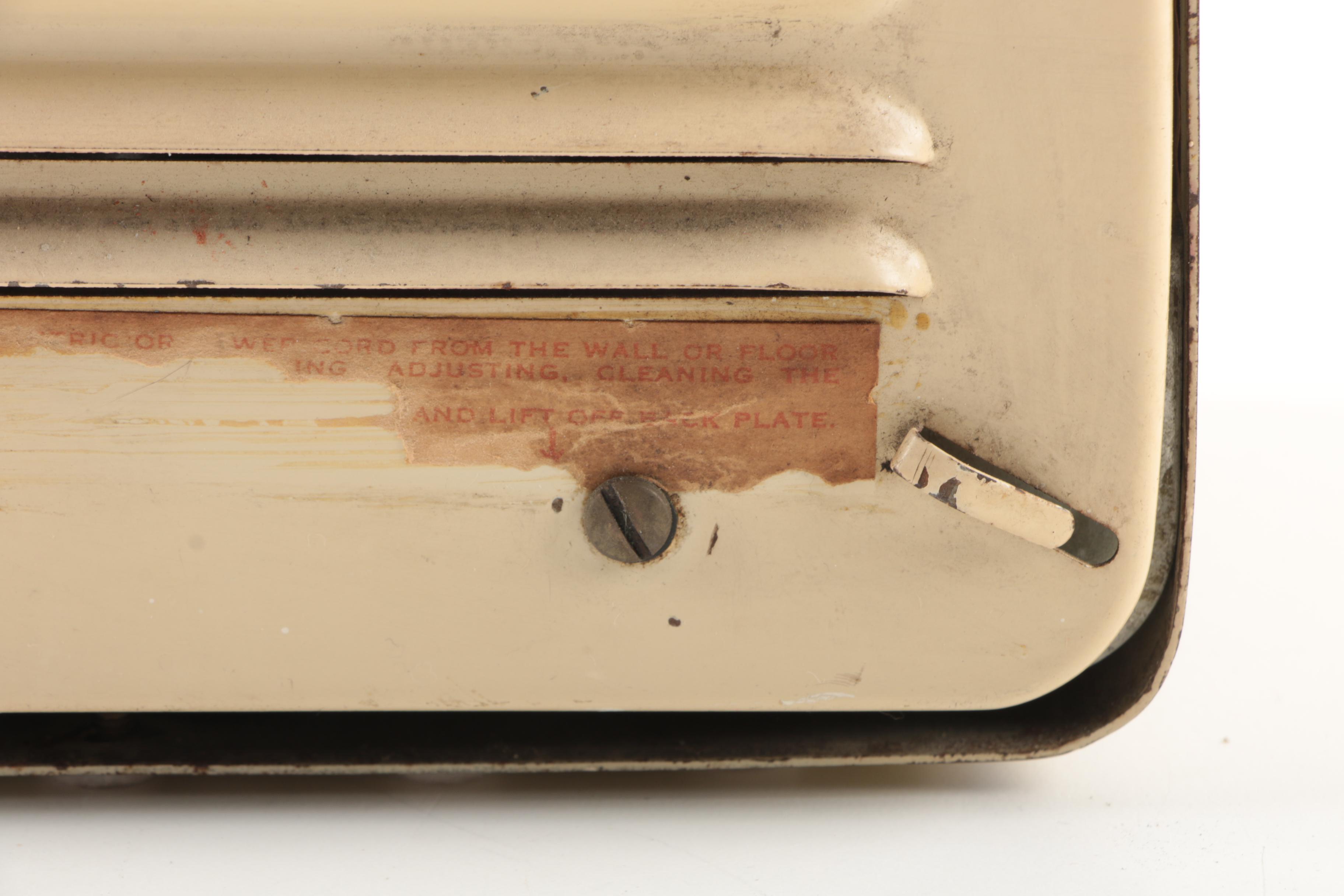 1946 Silvertone 6002 Radio