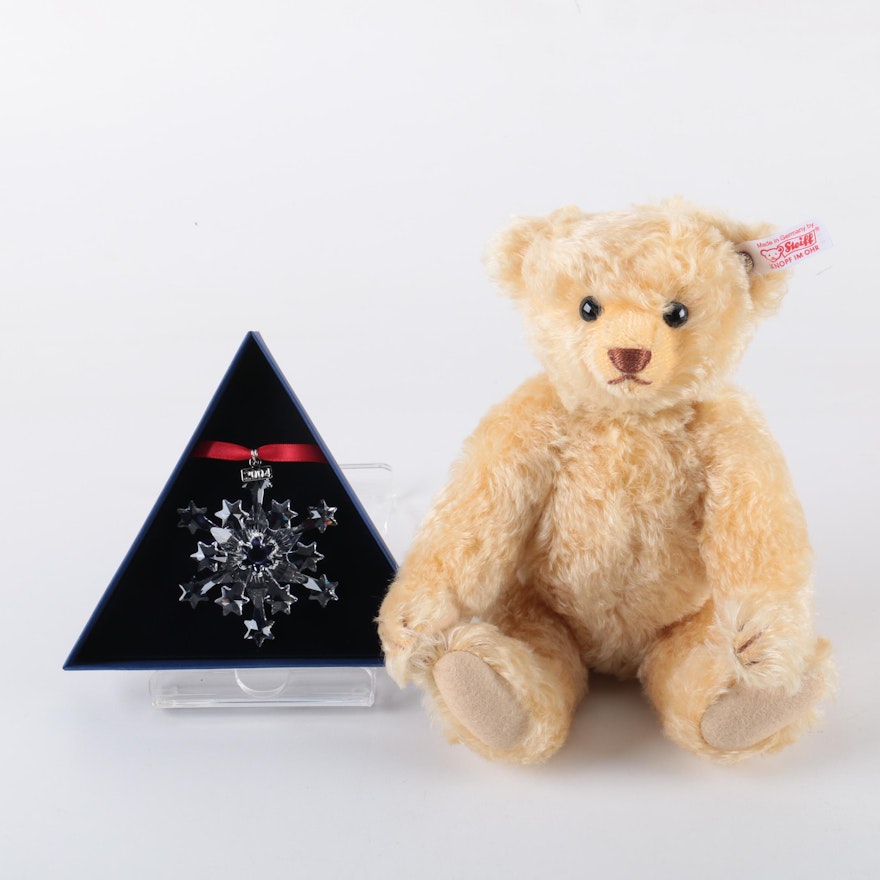 2004 Limited Edition Steiff "Daniel" Bear with Swarovski Crystal Ornament