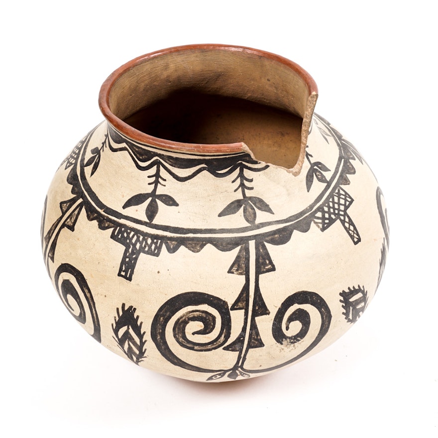 Santa Clara Slip Decorated Native American Style Pot