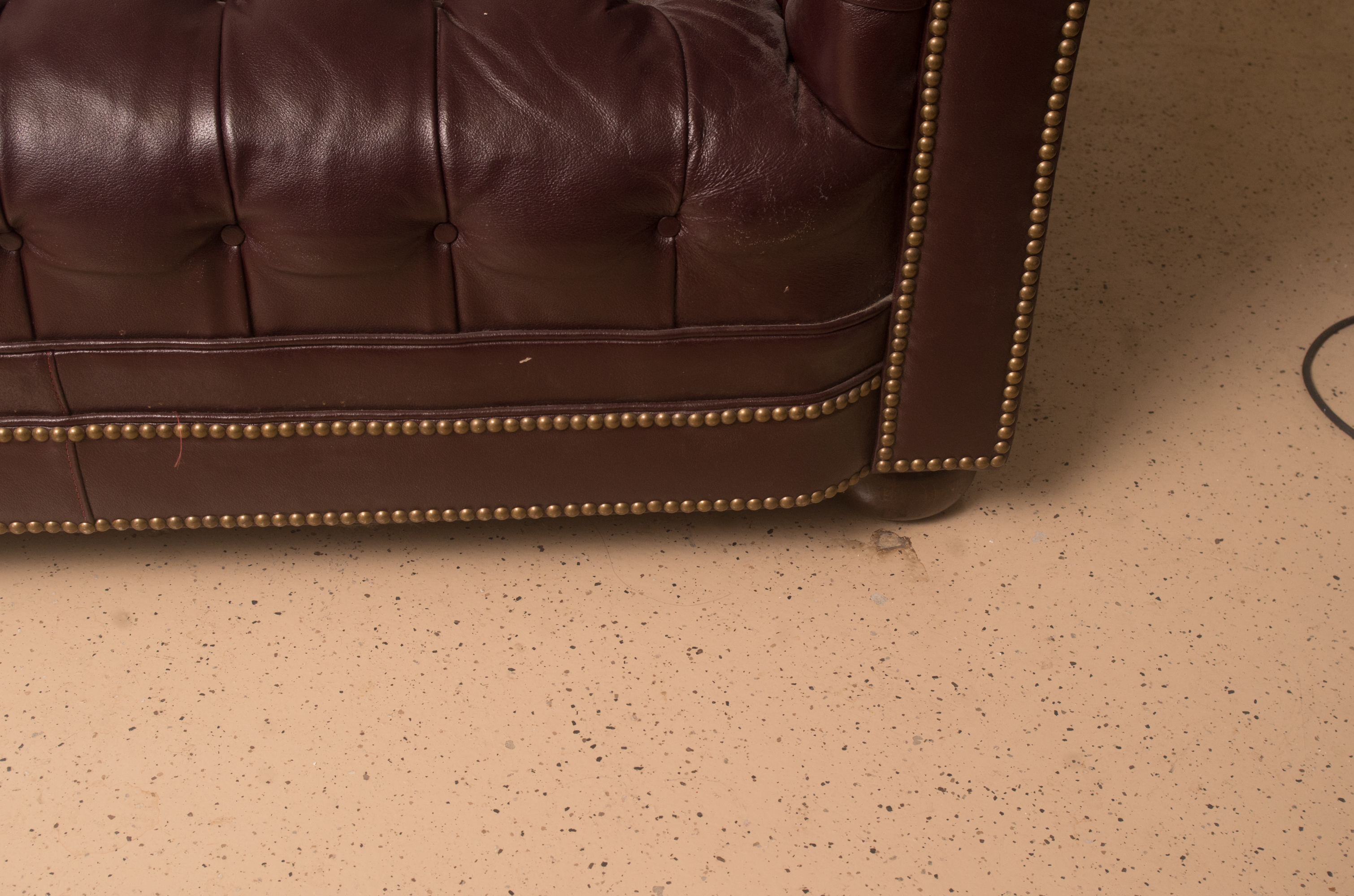 Tufted Burgundy Leatherette Chesterfield Sofa