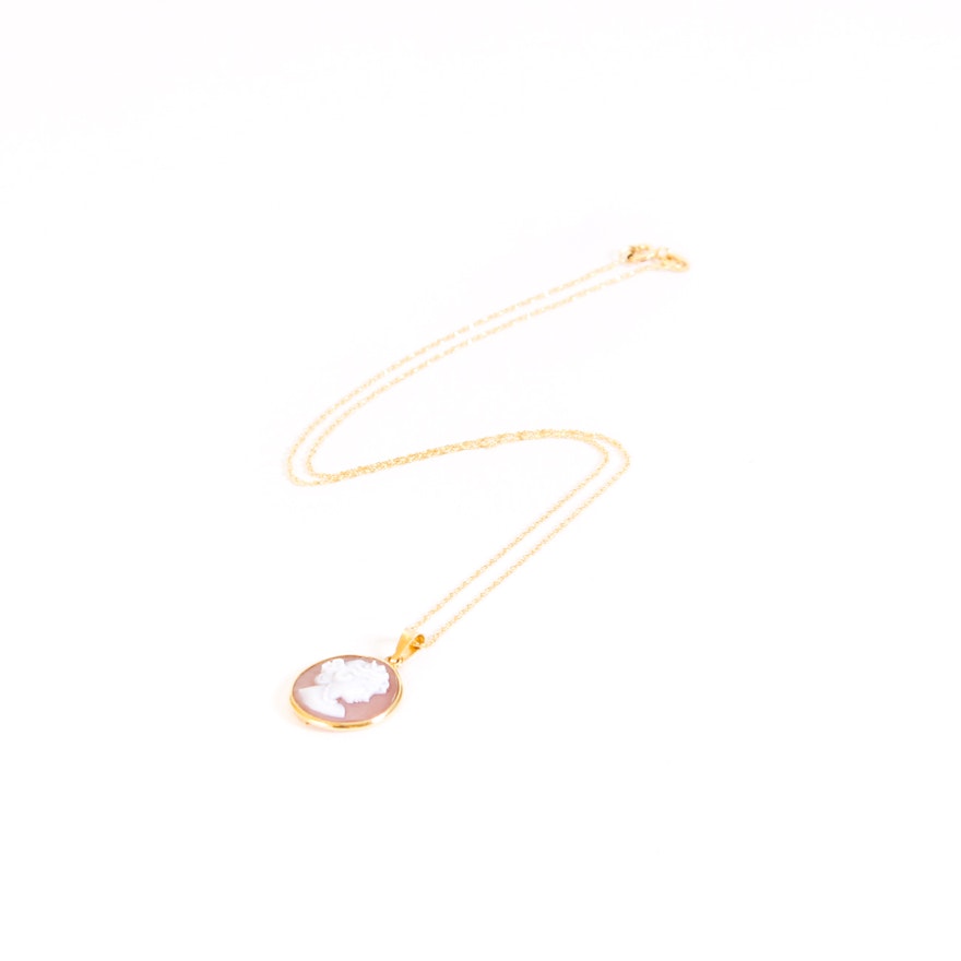 18K Yellow Gold Cameo Necklace
