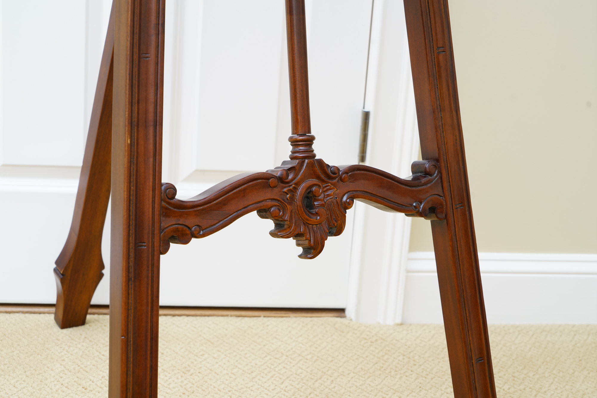 Mahogany Finished Carved Wood Display Easel