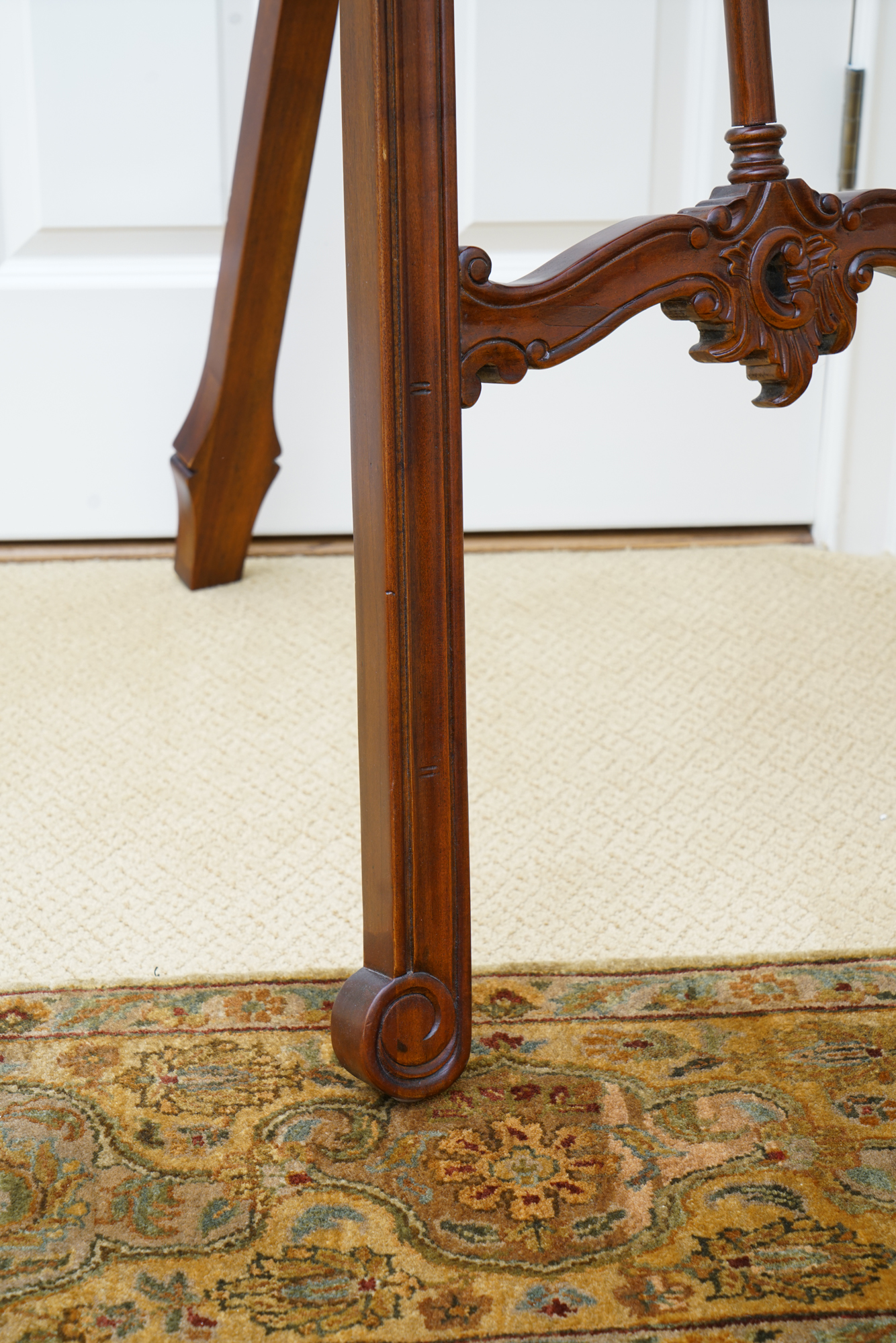 Mahogany Finished Carved Wood Display Easel