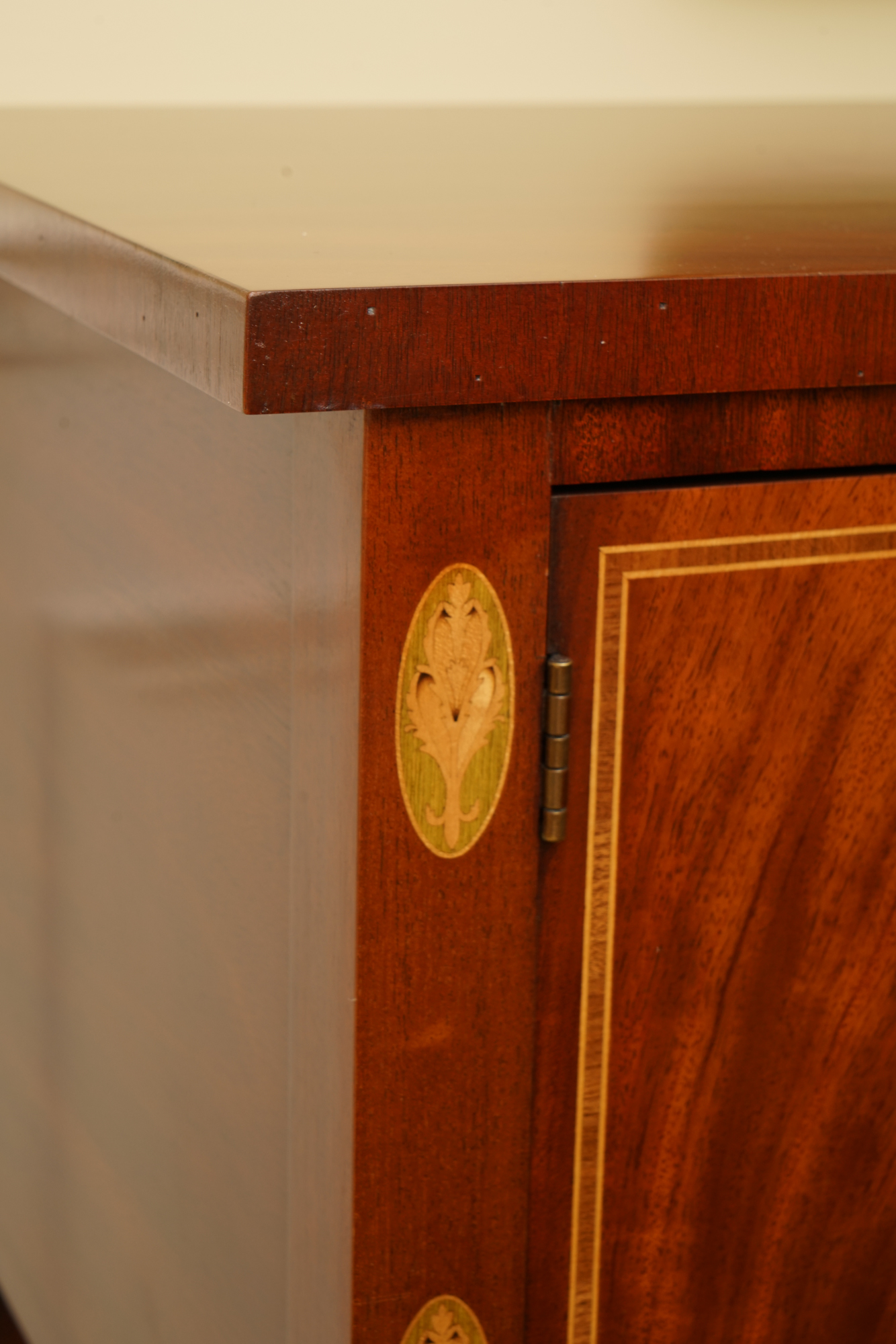 Federal-Style Mount Vernon Reproduction Mahogany Sideboard by Hickory Chair