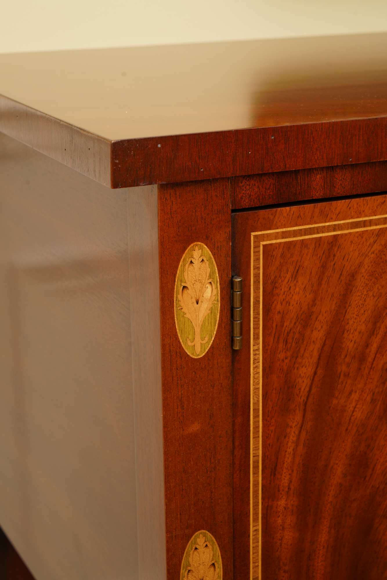 Federal-Style Mount Vernon Reproduction Mahogany Sideboard by Hickory Chair
