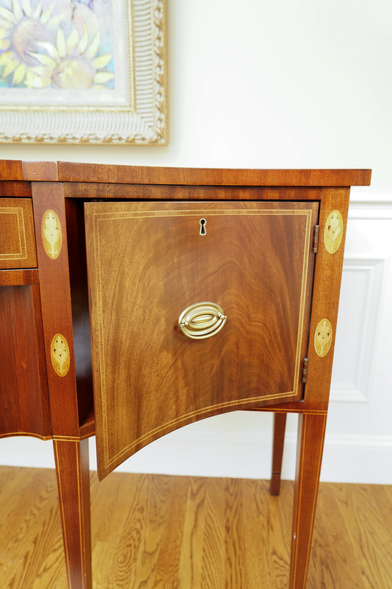 Federal-Style Mount Vernon Reproduction Mahogany Sideboard by Hickory Chair